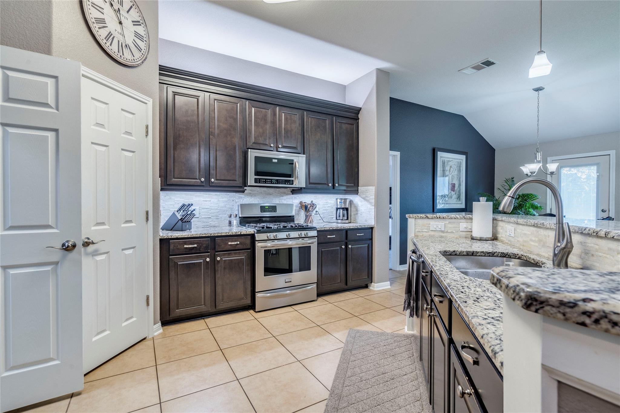 812  Dover Castle Ln, photo 9