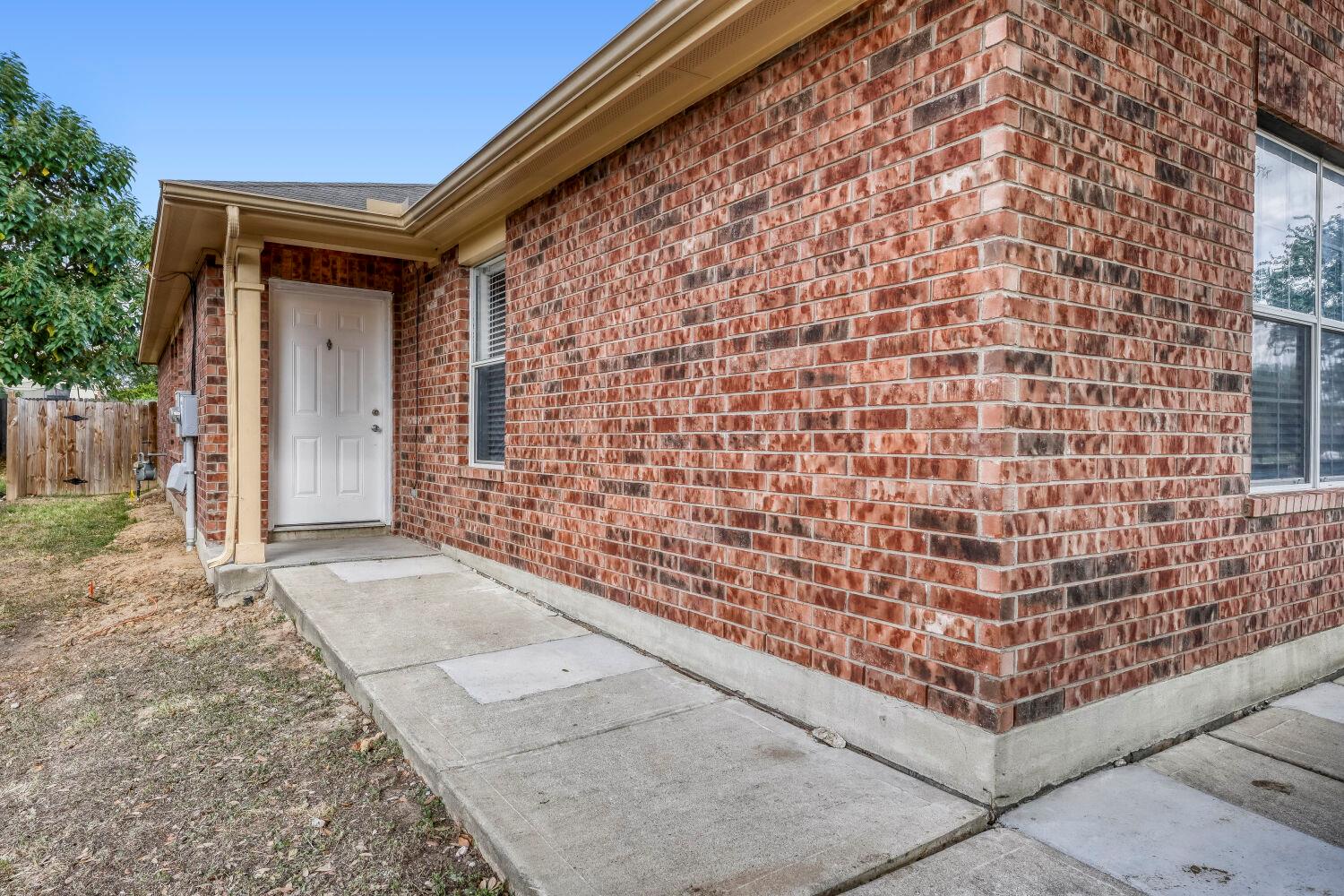 211  Remington Run, photo 5