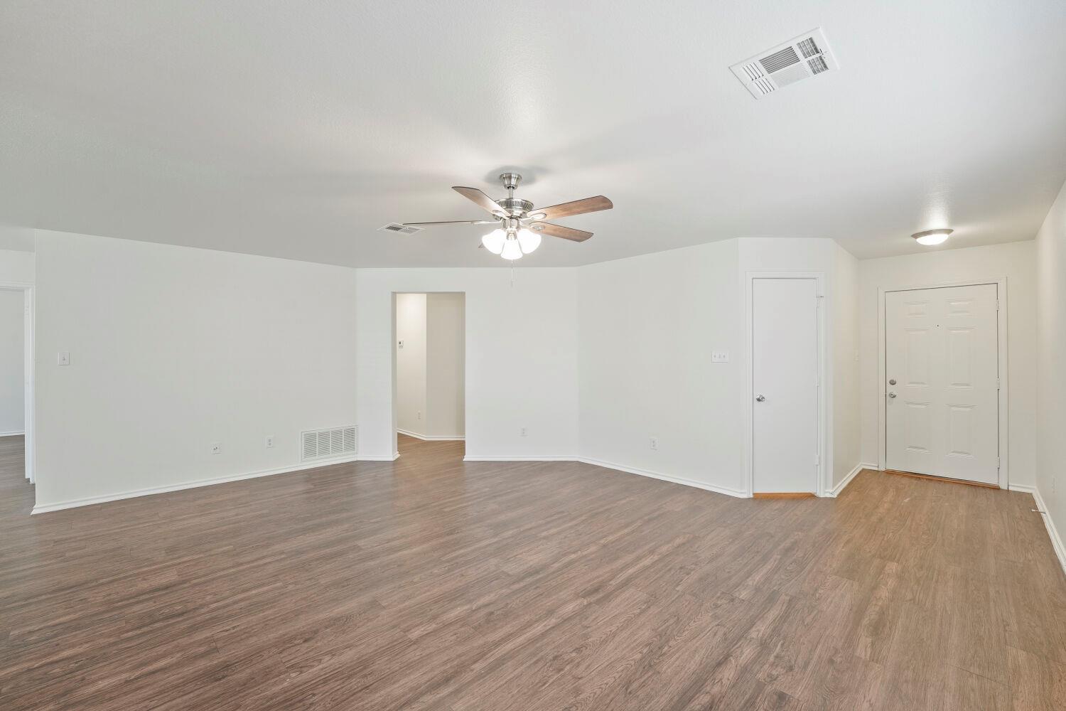 211  Remington Run, photo 8