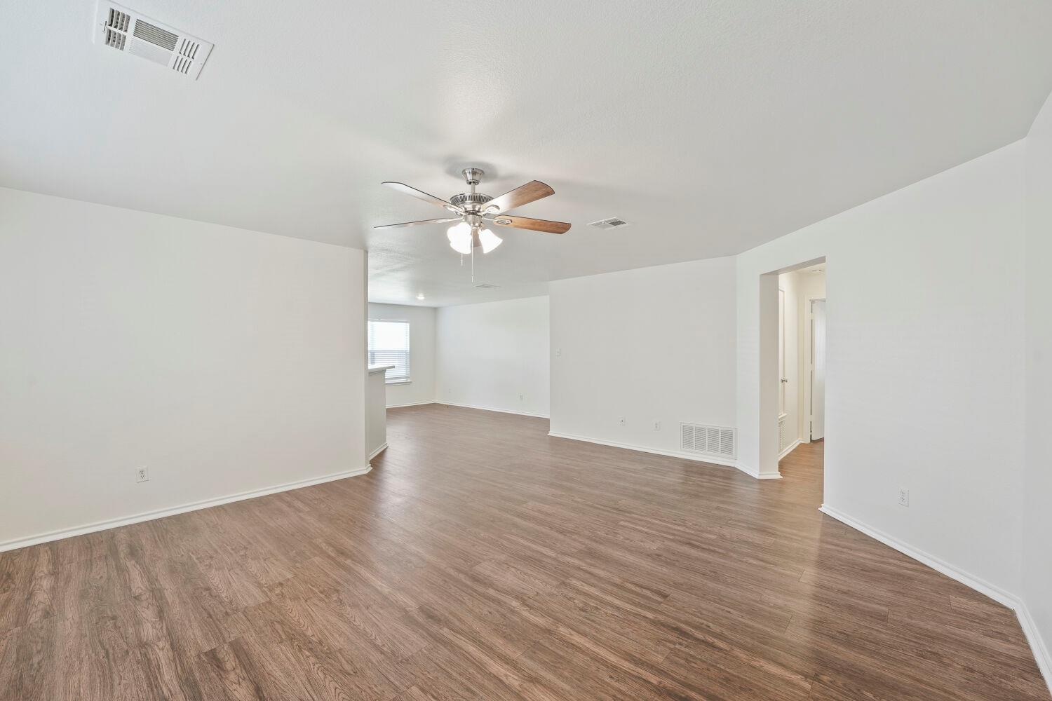 211  Remington Run, photo 9