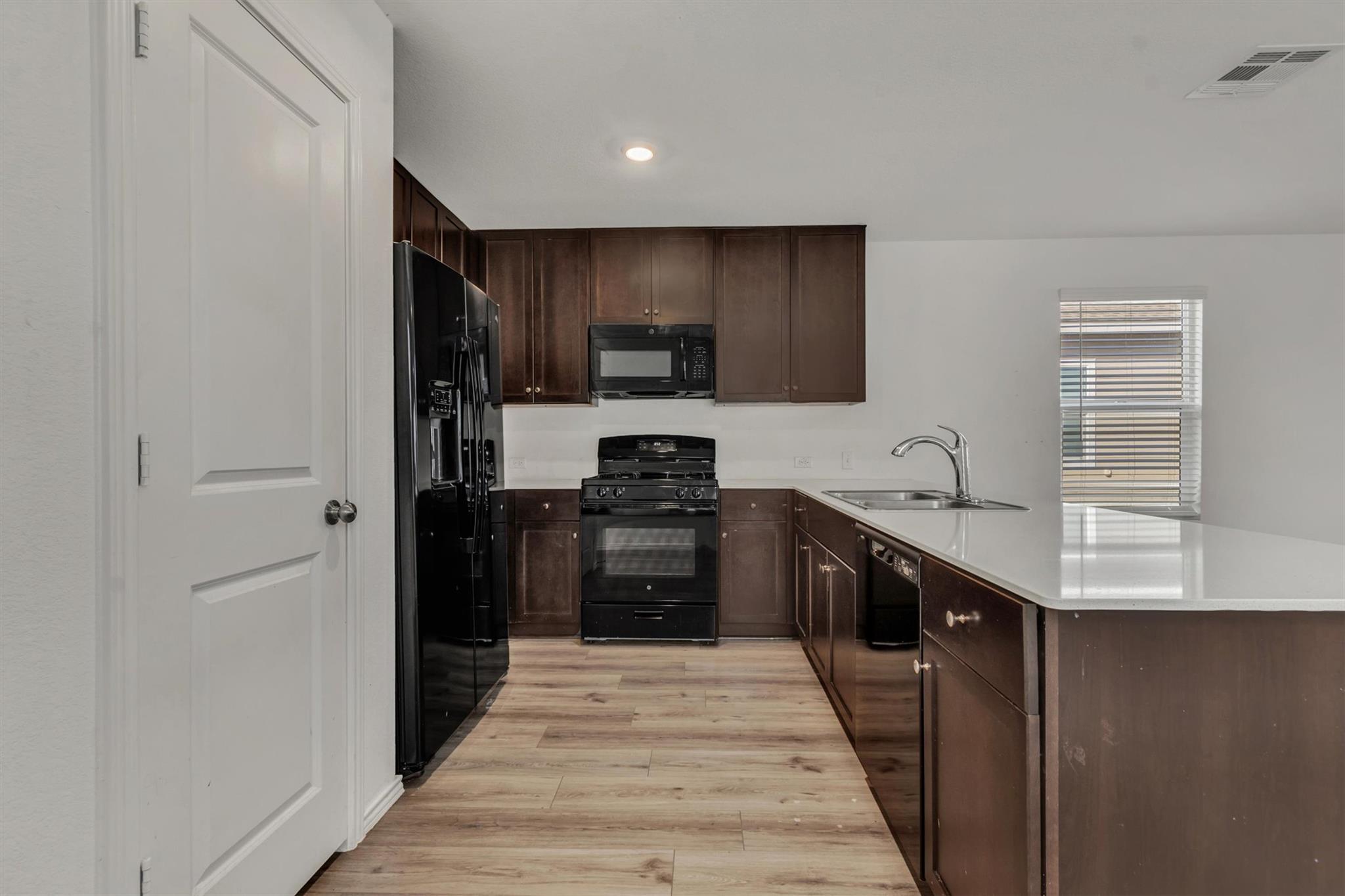 231  Gabbro Gdns, photo 8