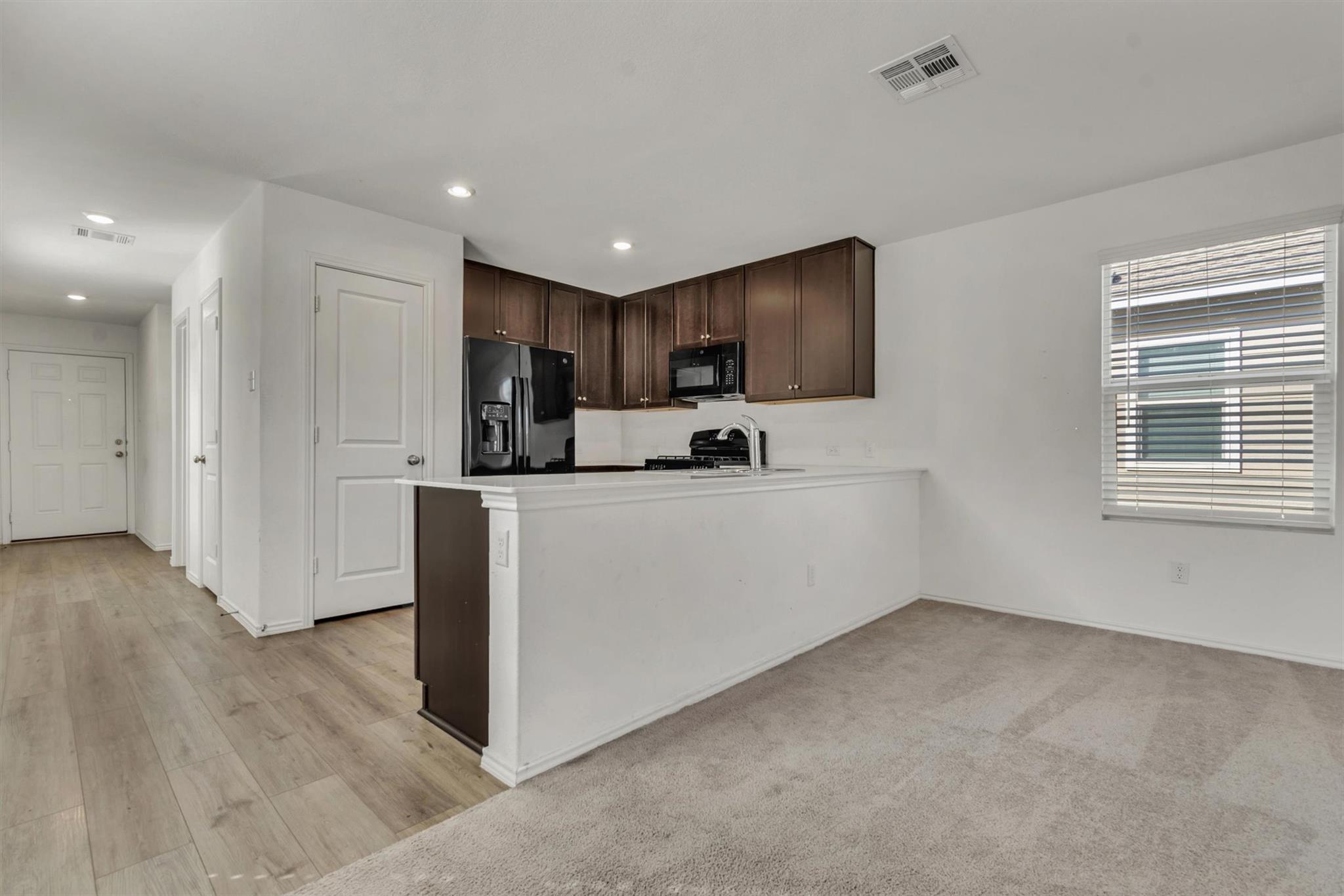 231  Gabbro Gdns, photo 9