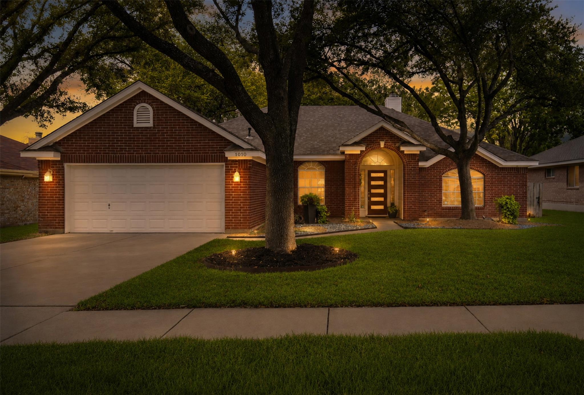 1010  Rocky Creek Dr, photo 3