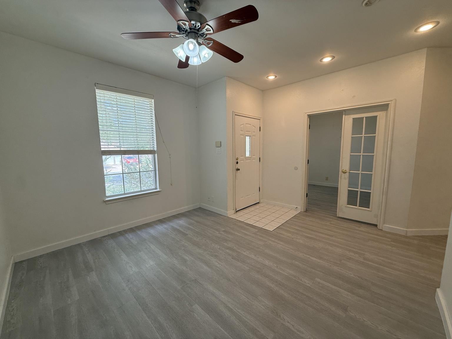 8505  Chat Ln, photo 2