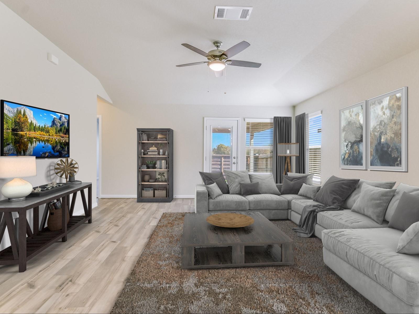 807  Universal Dr, photo 11