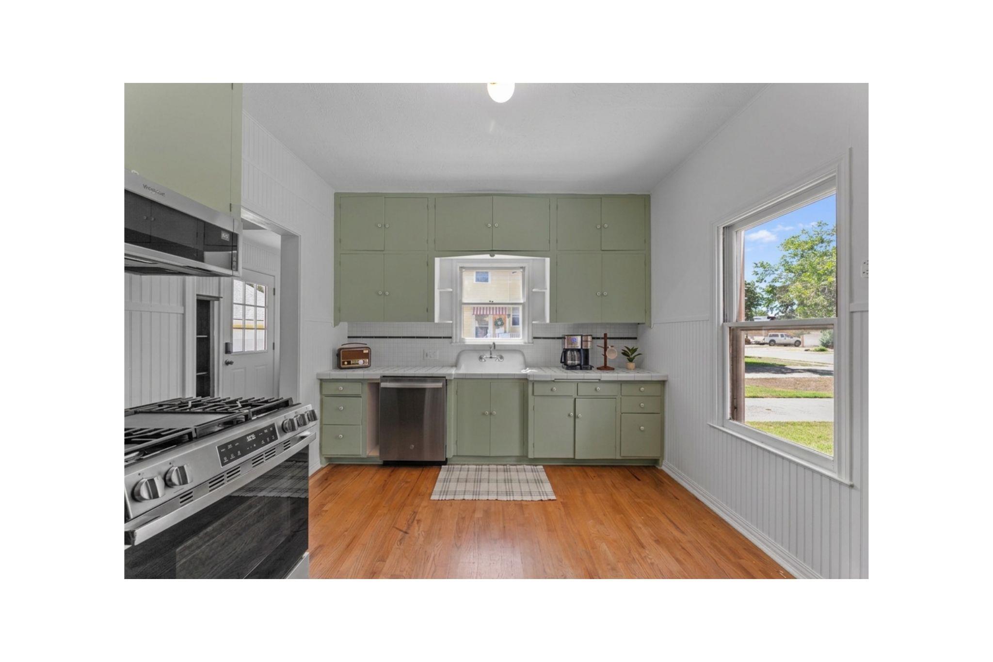 909 E Liberty Ave, photo 12