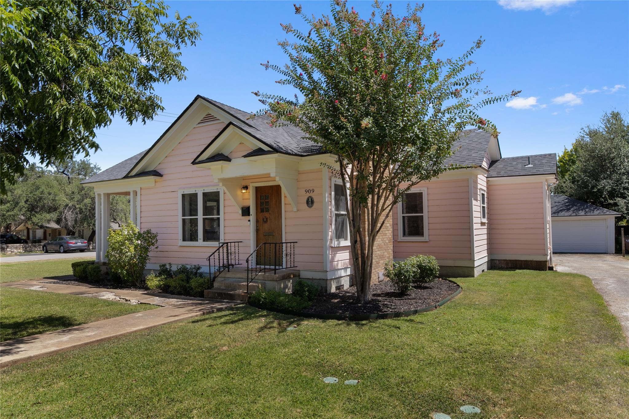 909 E Liberty Ave, photo 5