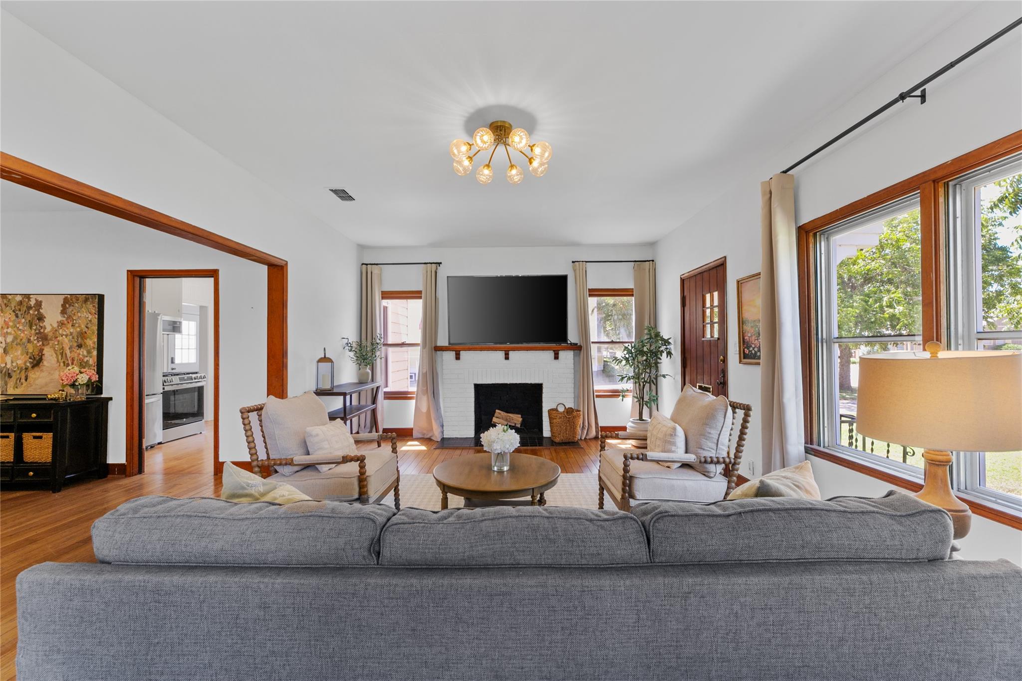 909 E Liberty Ave, photo 7