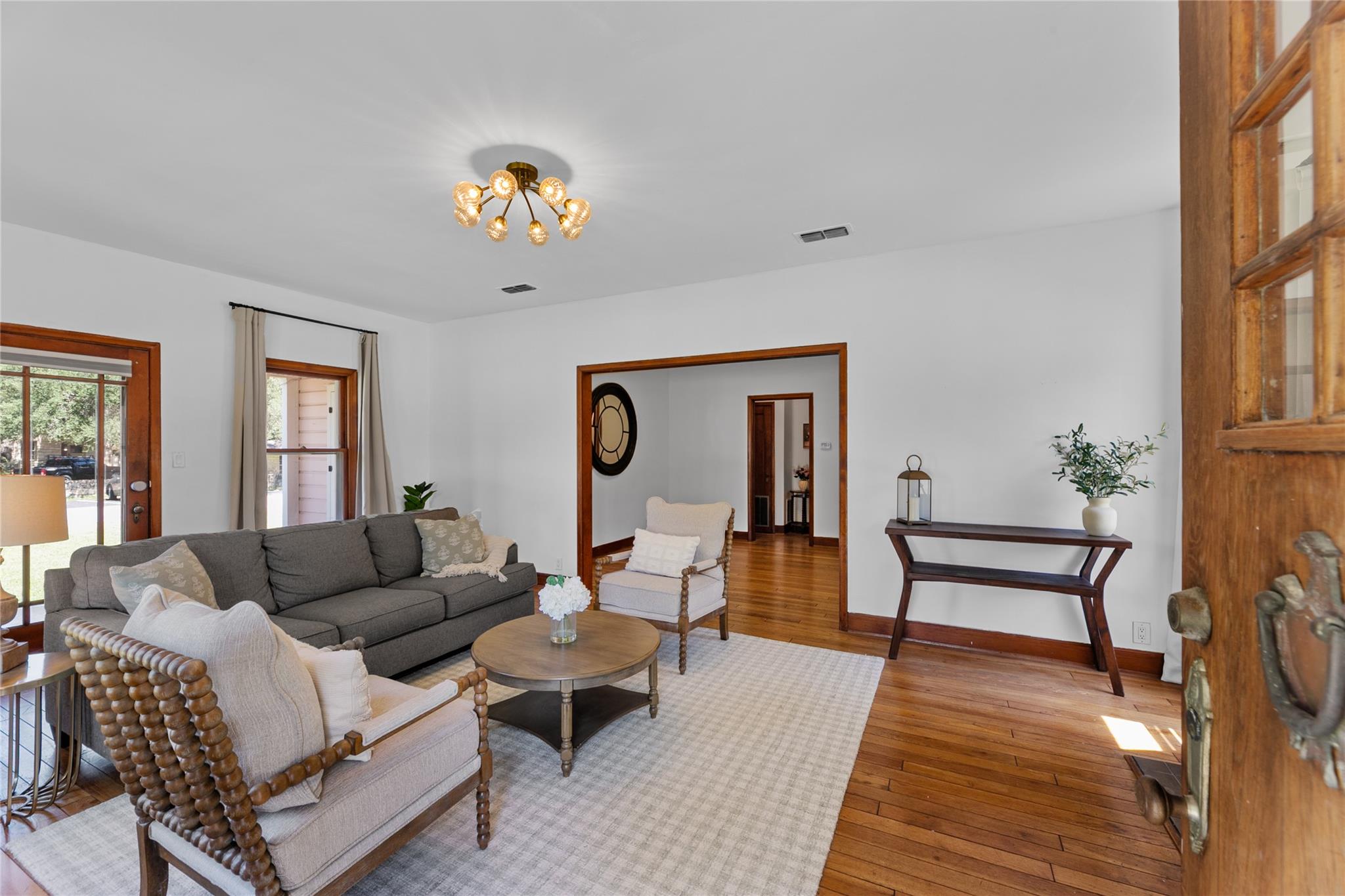 909 E Liberty Ave, photo 8