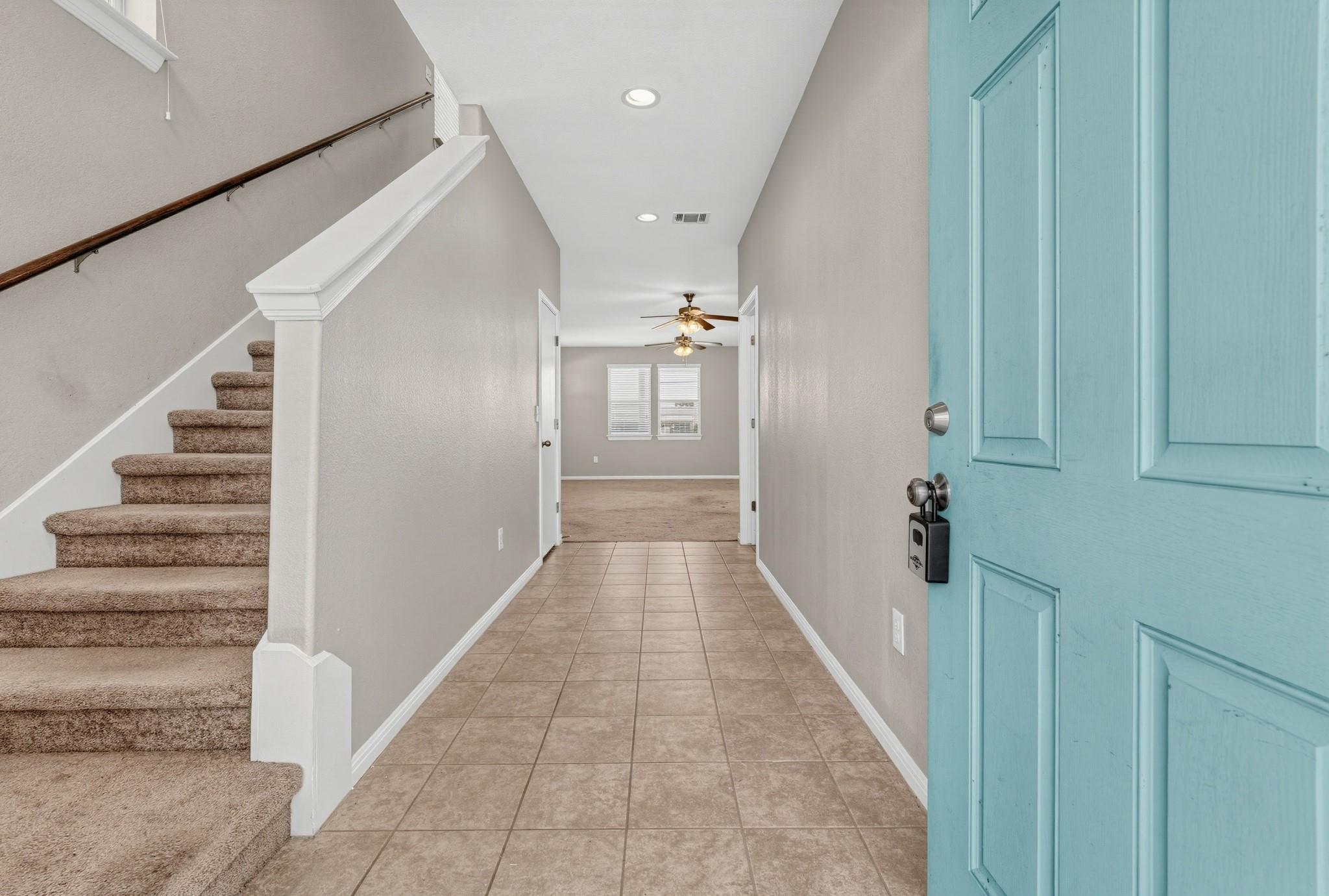 266  Twisted Oaks Ln, photo 3