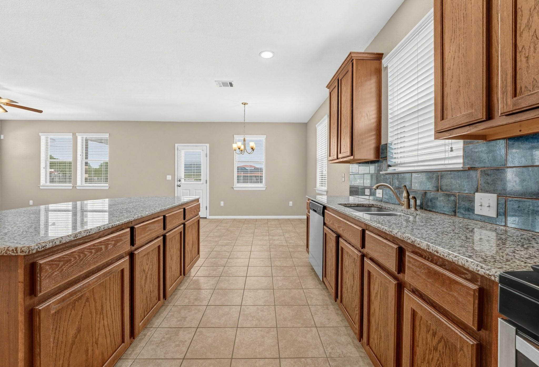 266  Twisted Oaks Ln, photo 7