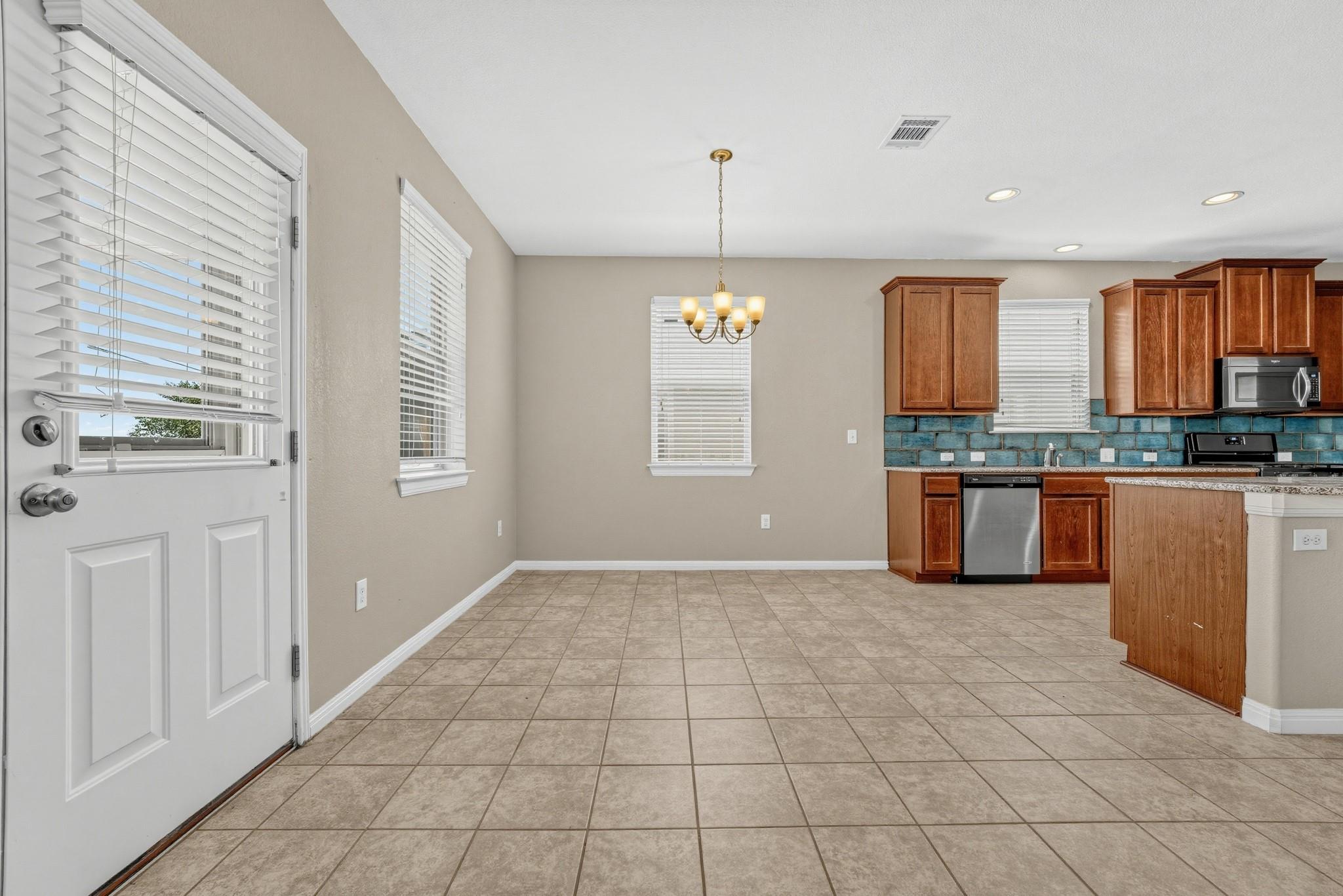 266  Twisted Oaks Ln, photo 9