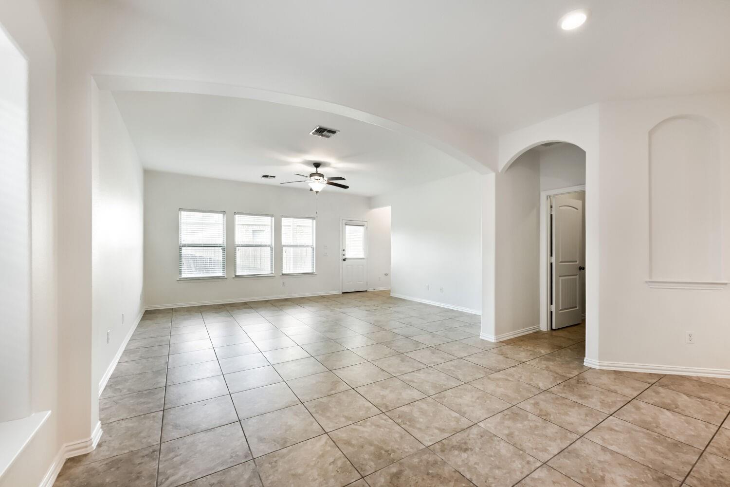 300  Shale Cir, photo 2