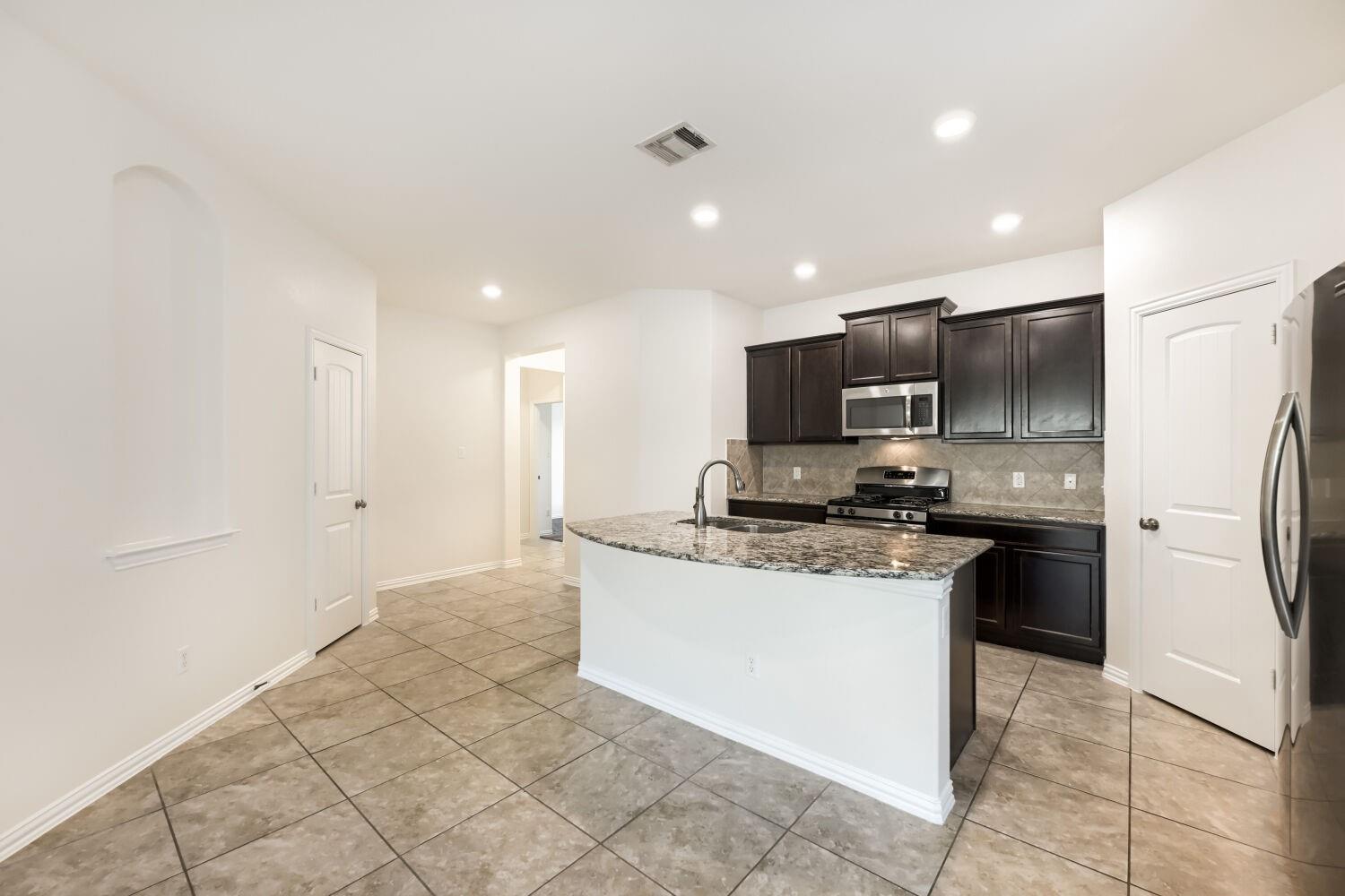 300  Shale Cir, photo 9