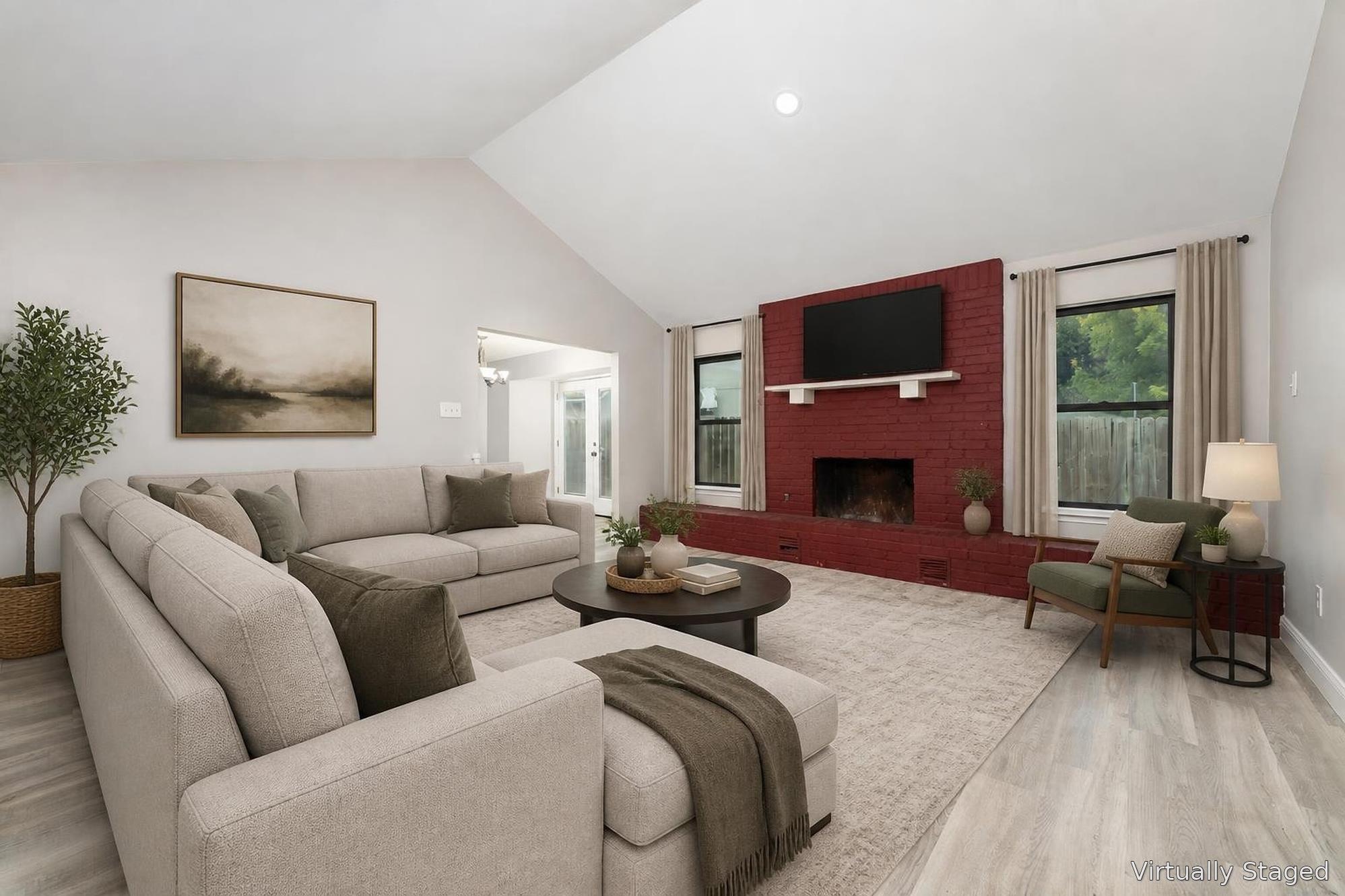 1201  Wayne Dr, photo 2