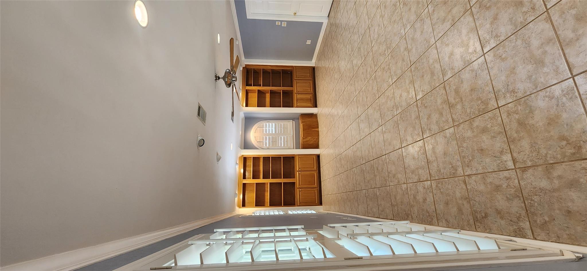 302  Julie St, photo 5