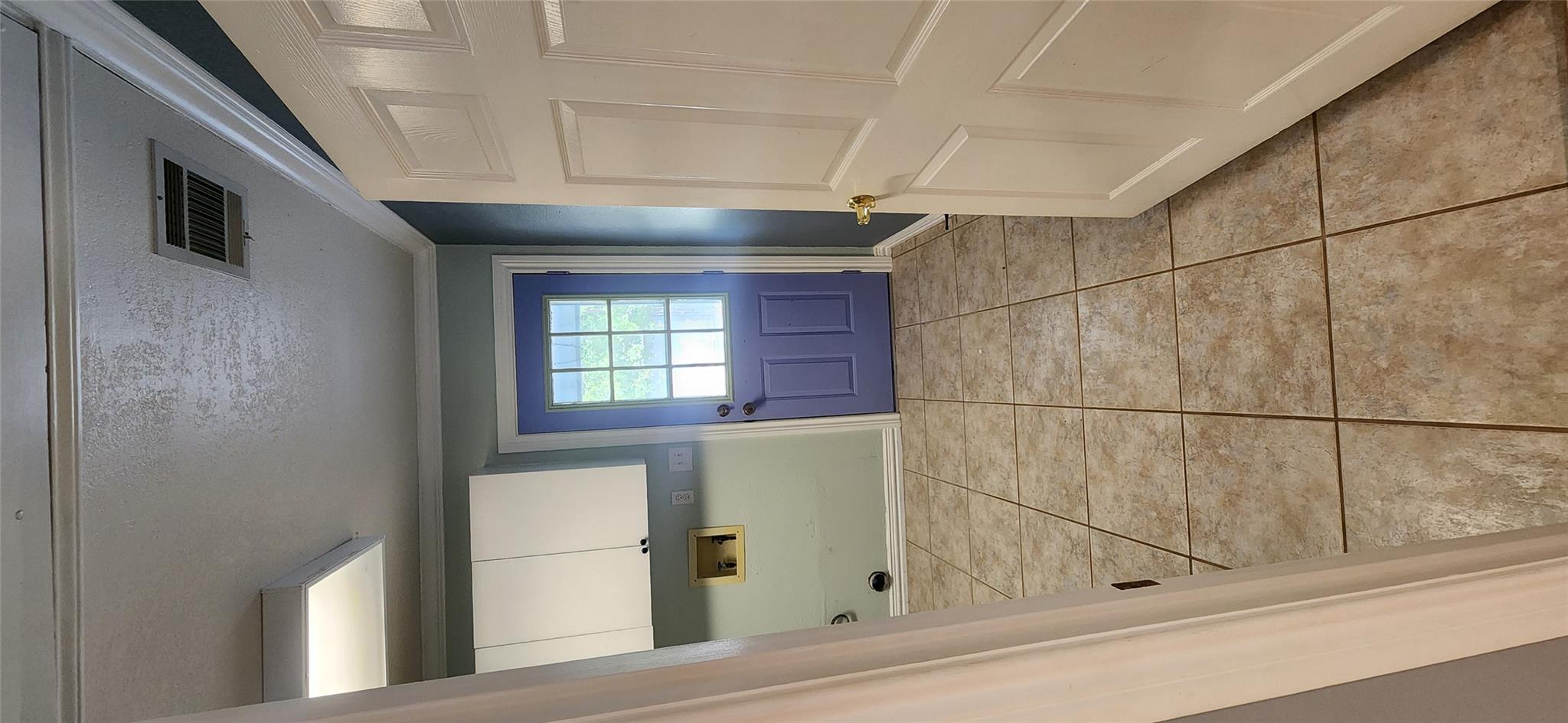 302  Julie St, photo 8