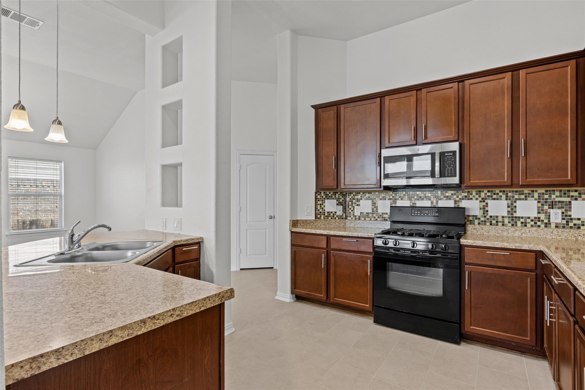 229  Wicker Park Way, photo 12