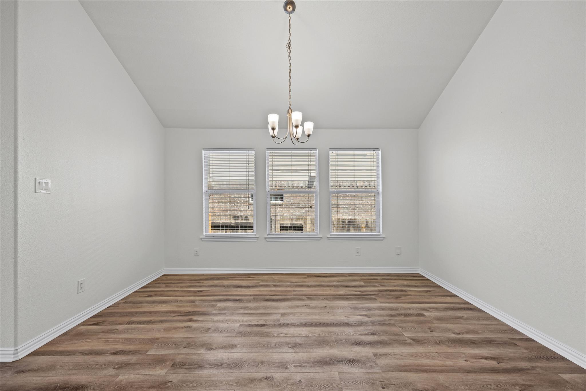 229  Wicker Park Way, photo 9