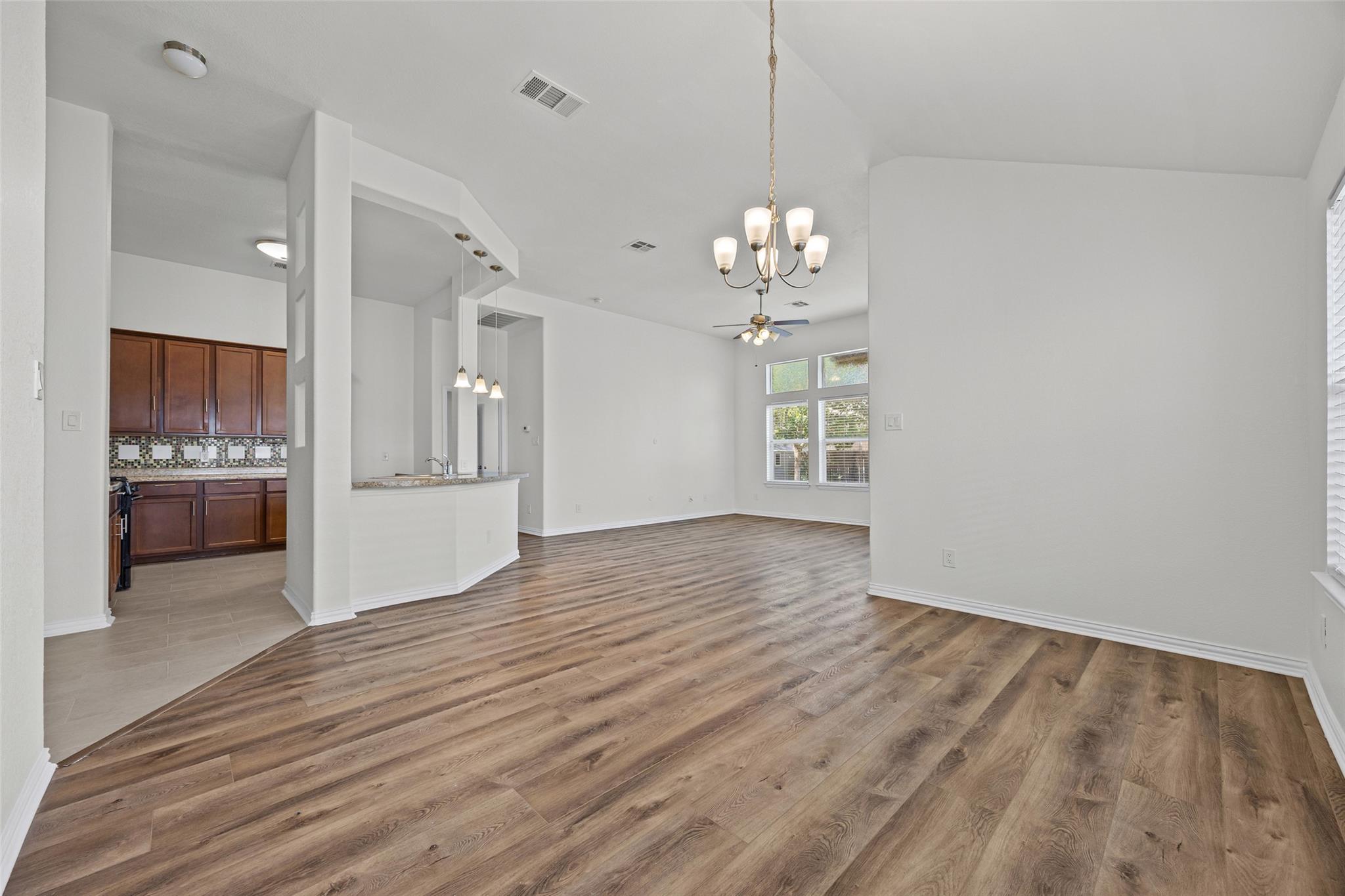 229  Wicker Park Way, photo 10