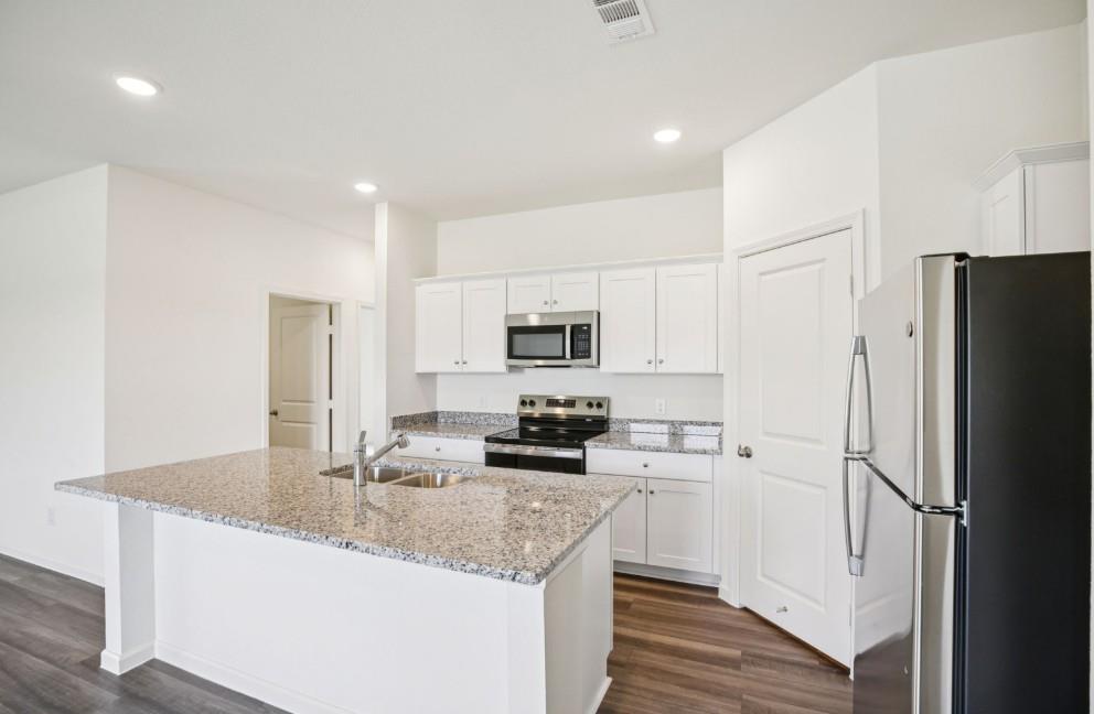 328 Sieders St photo 3
