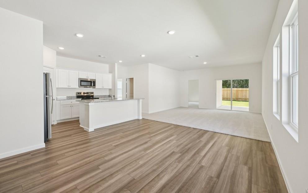 328 Sieders St photo 4