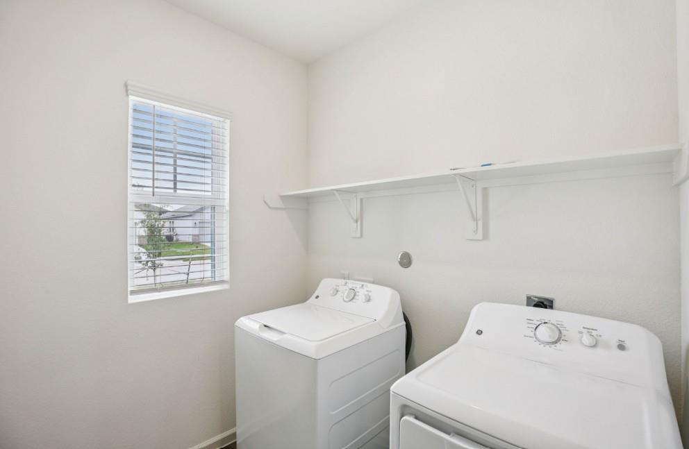 328 Sieders St photo 8