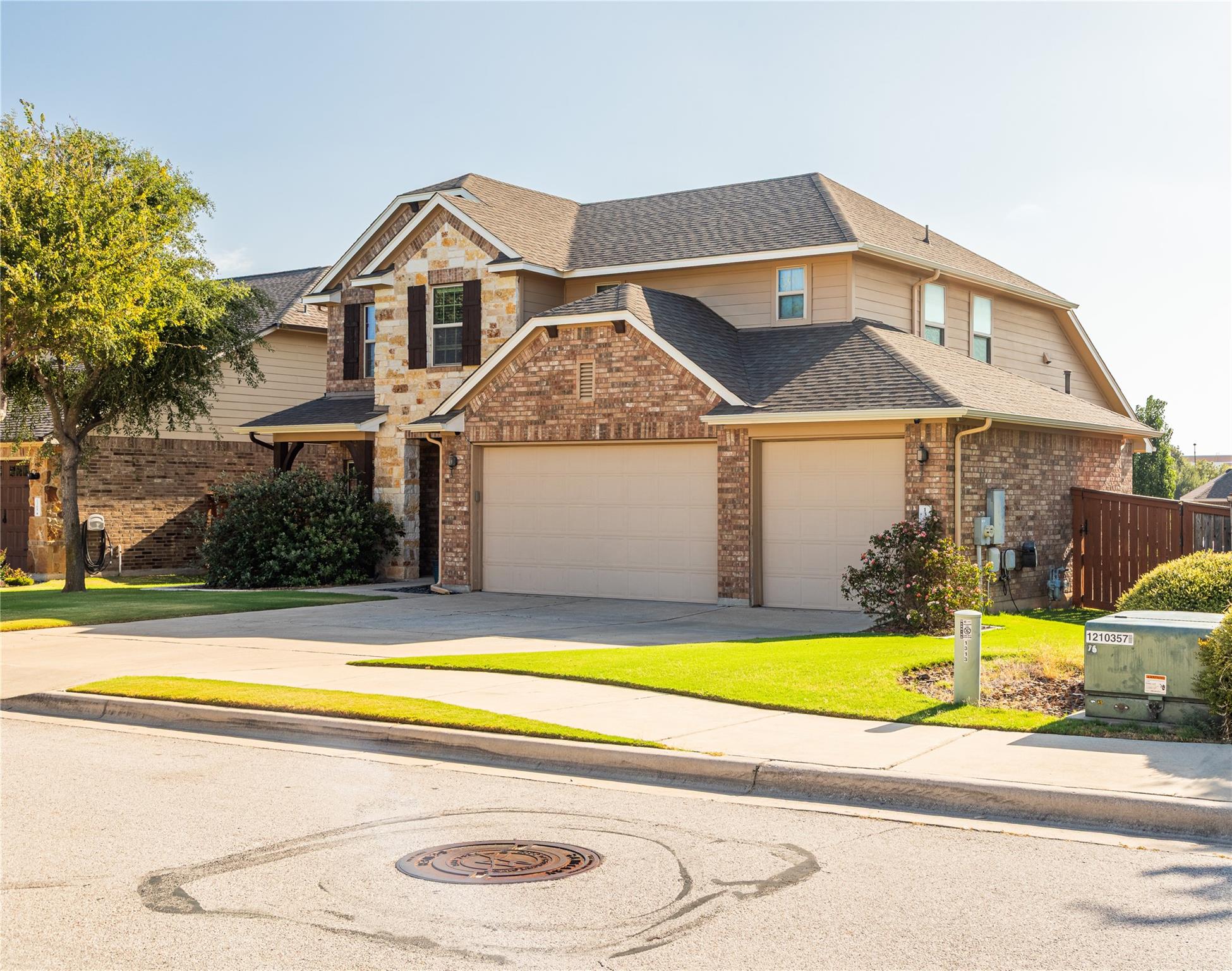 1309  Daylily Loop, photo 2