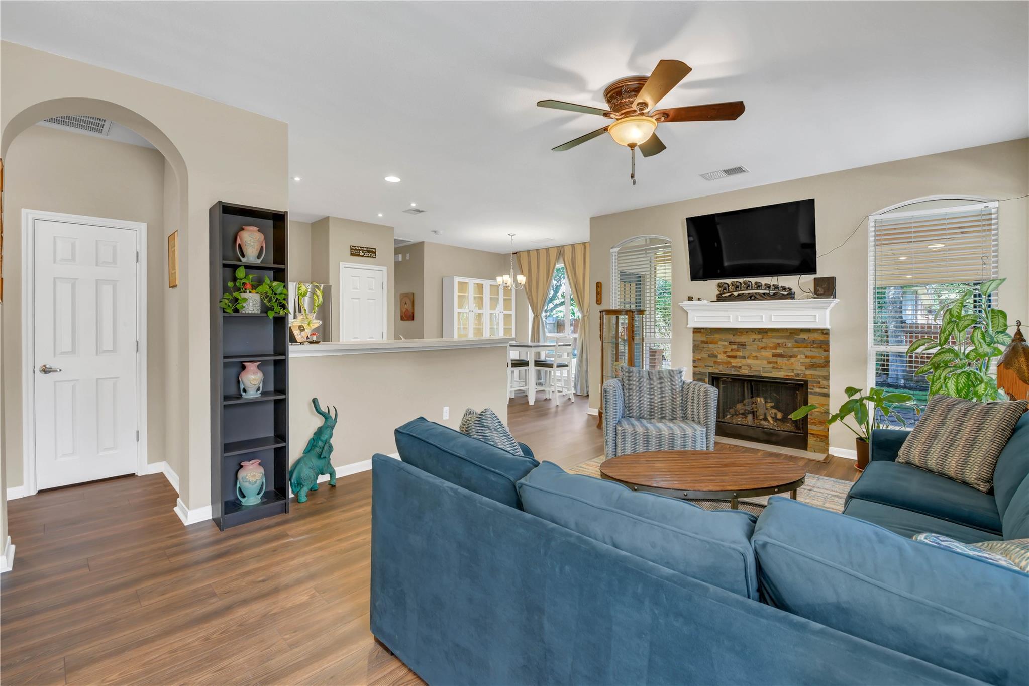 741  Bent Wood Pl, photo 3