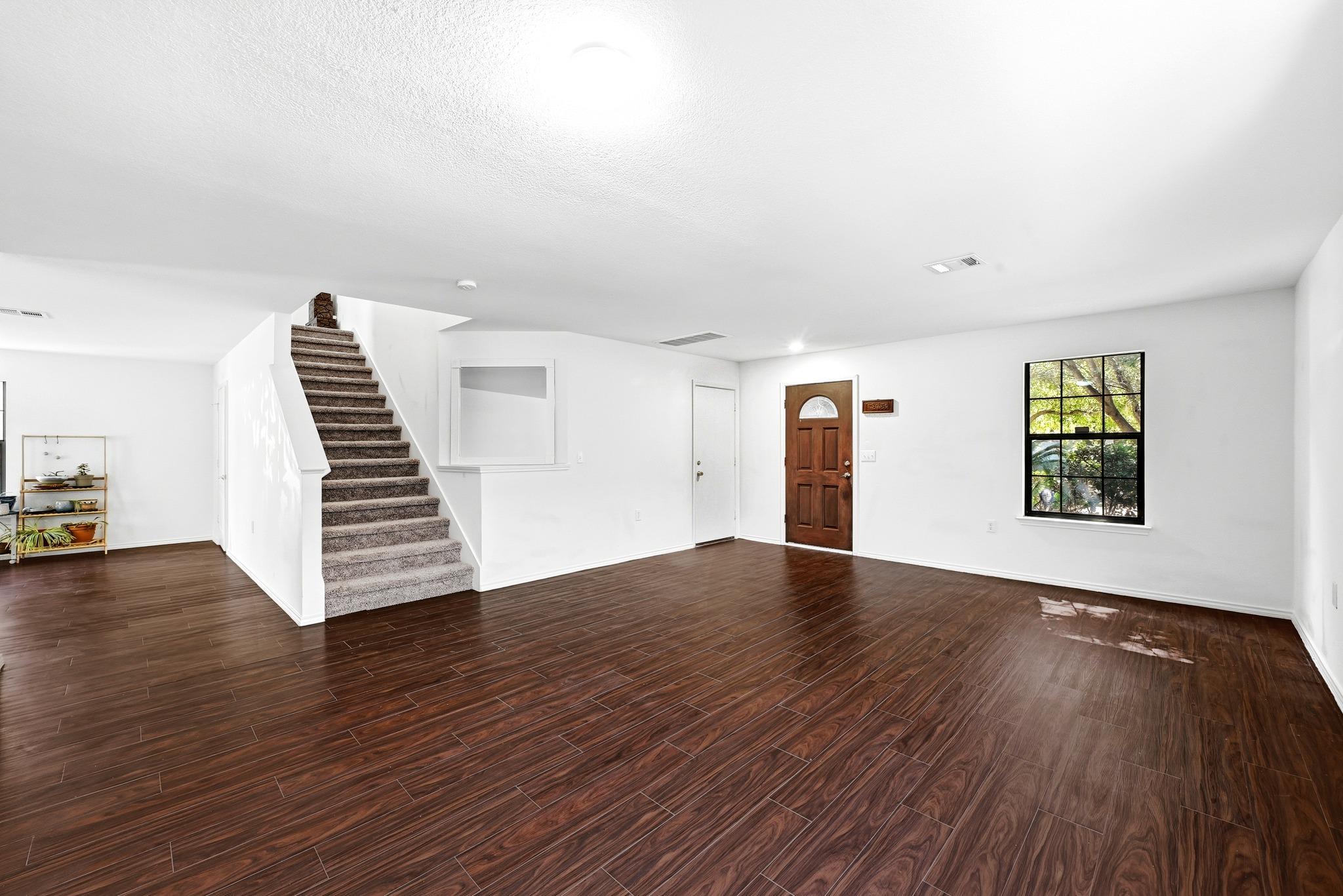 7908  Running Water Dr, photo 4