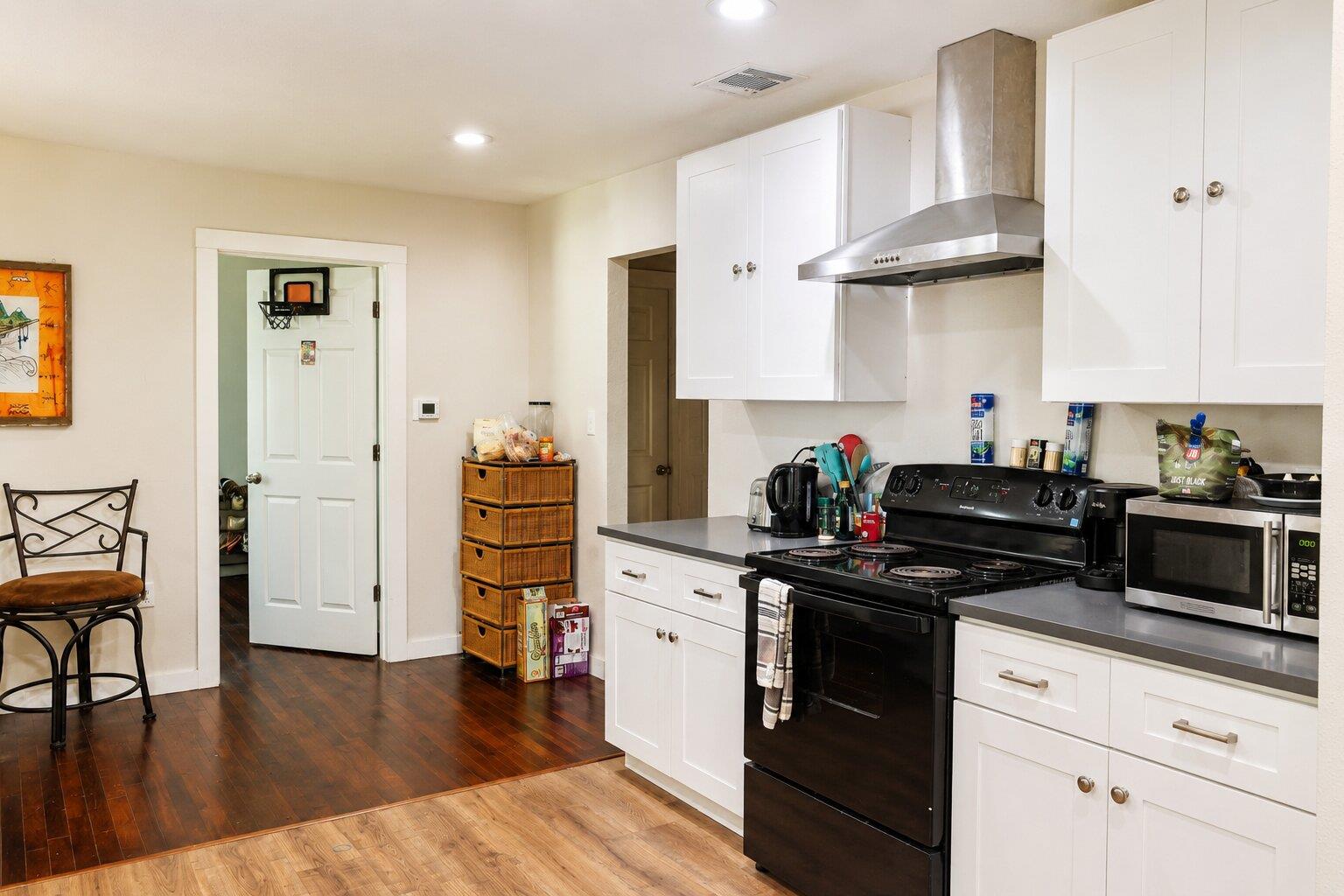 800  Barbara Dr, photo 10