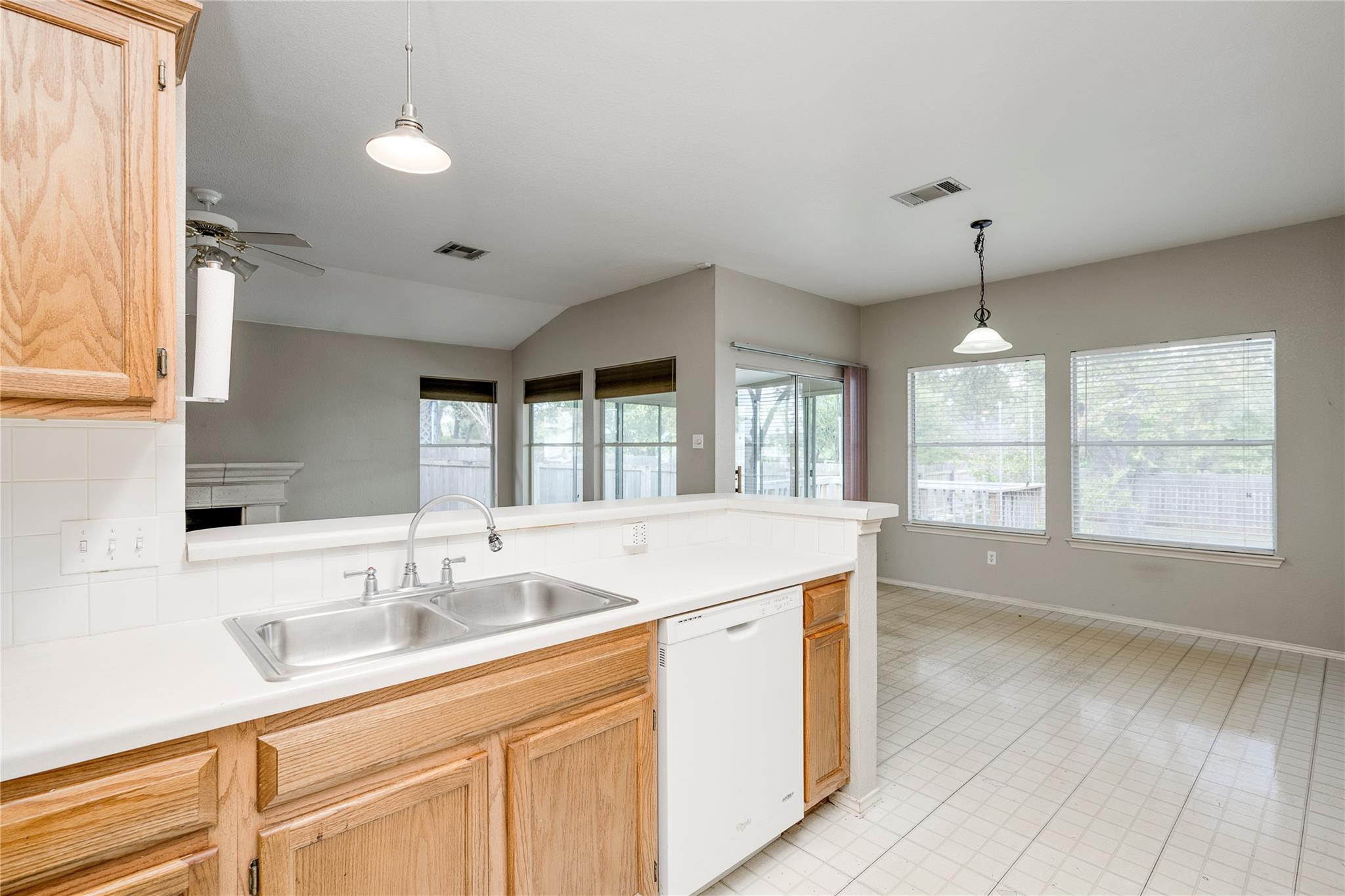1404  Wheatfall Ln, photo 9