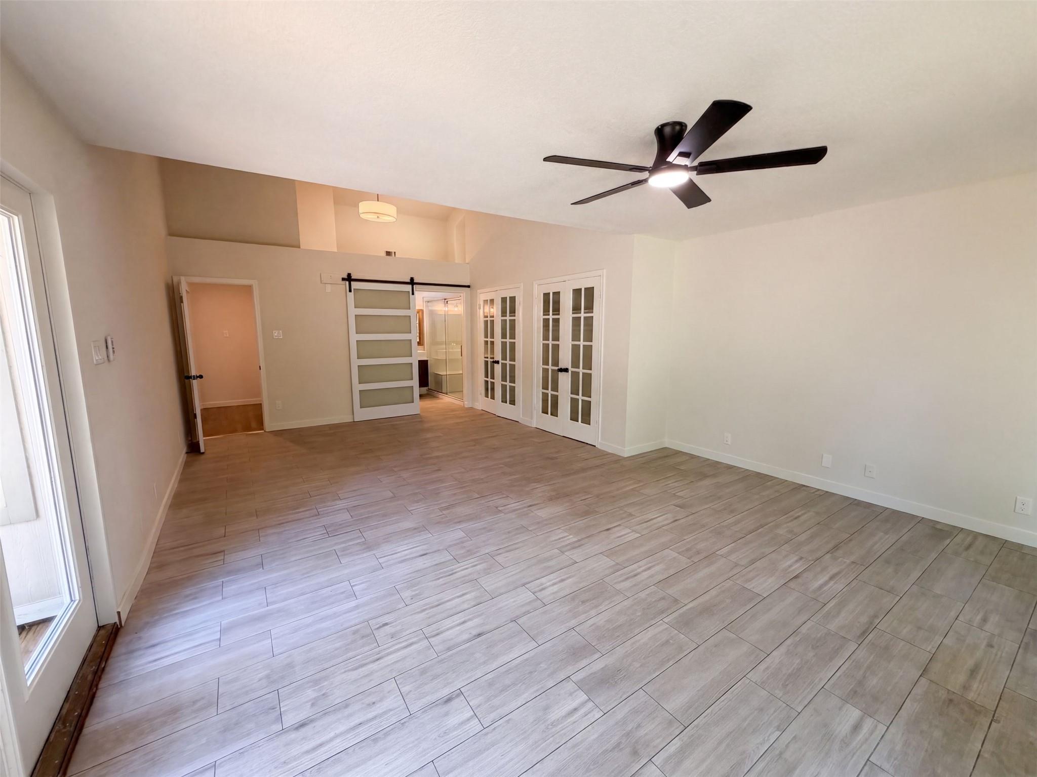 605  Hawthorne Ln, photo 10