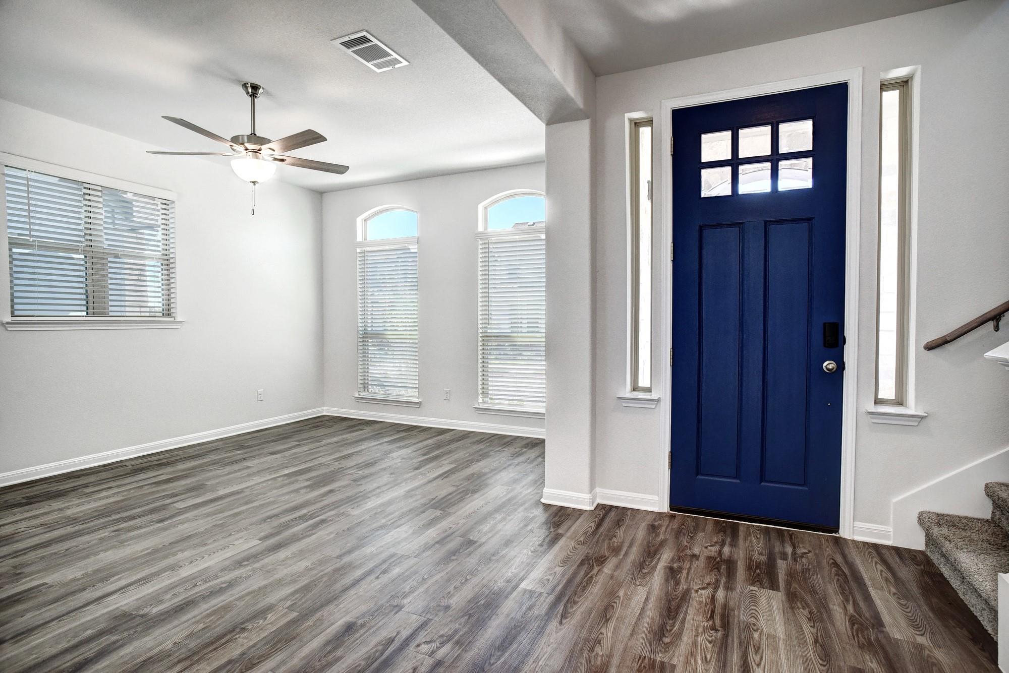 146  Weaver Ln, photo 2