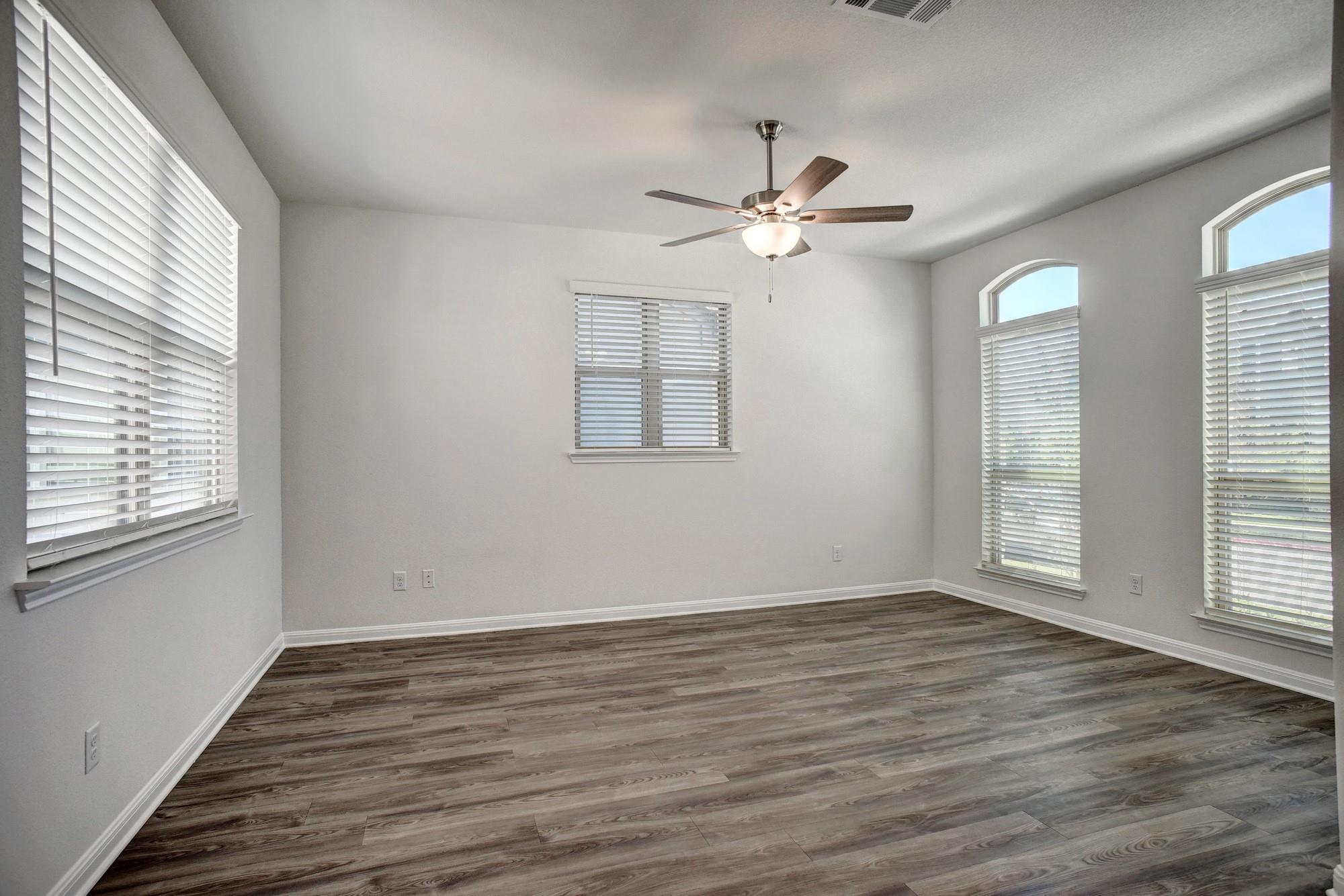 146  Weaver Ln, photo 4