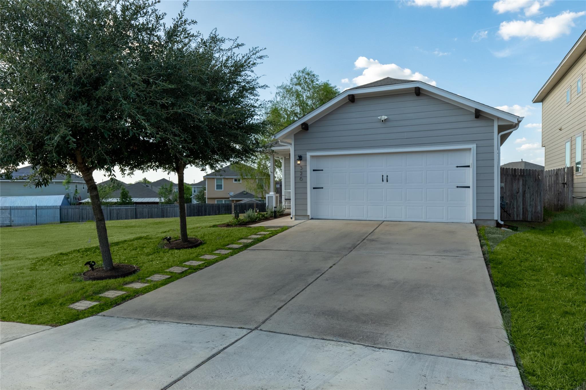 326  Pearl Way, photo 2