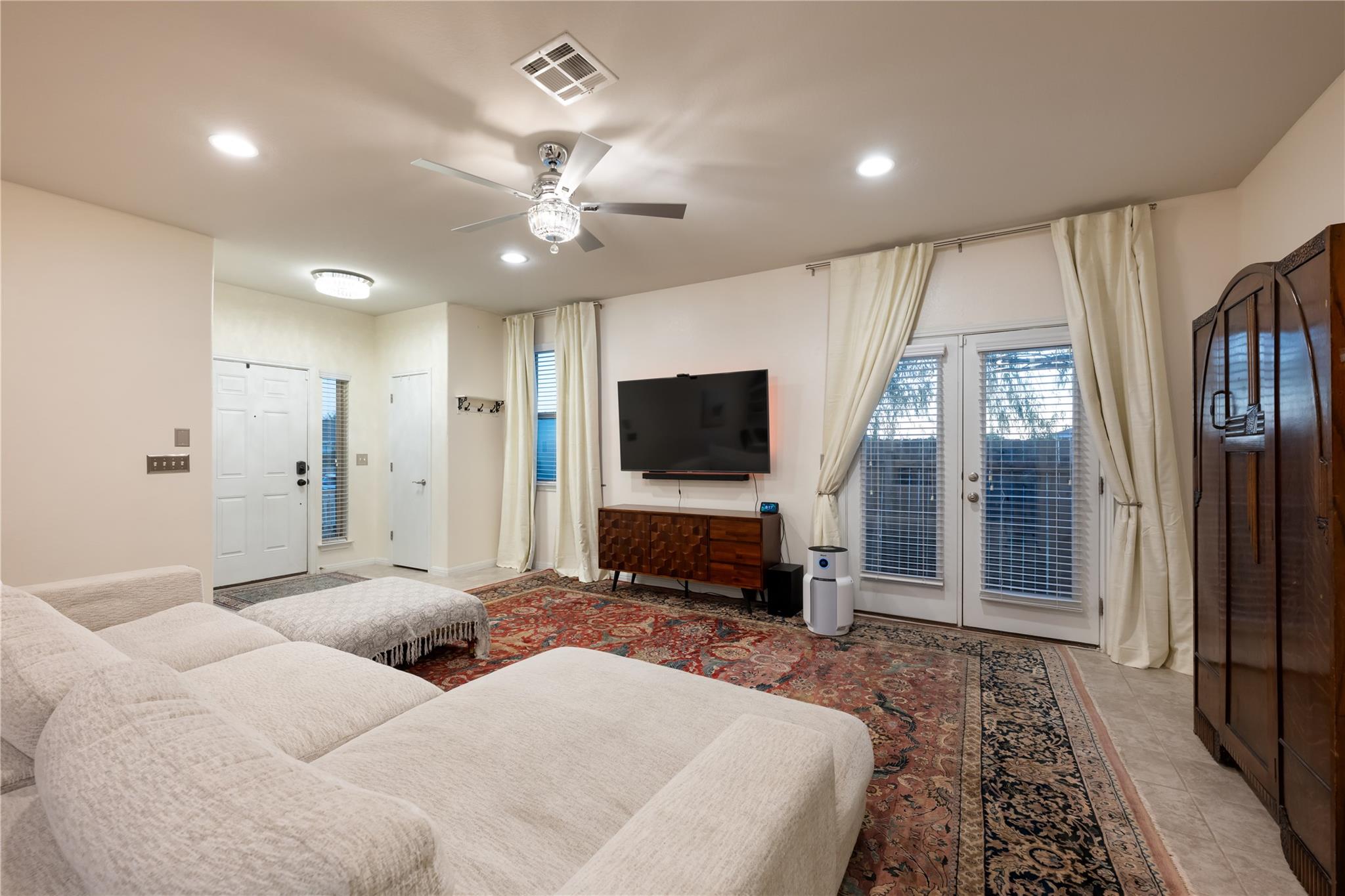 326  Pearl Way, photo 8