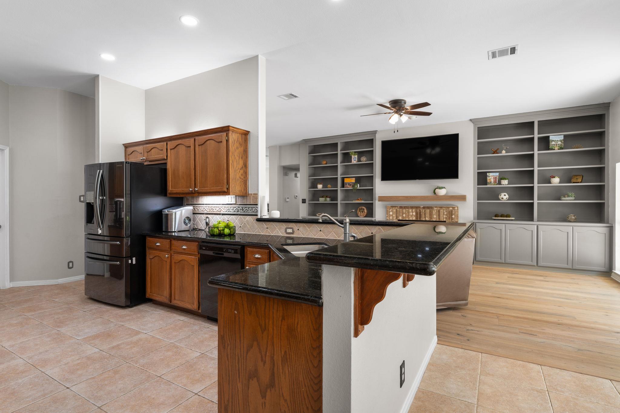 819  Blue Spring Cir, photo 12