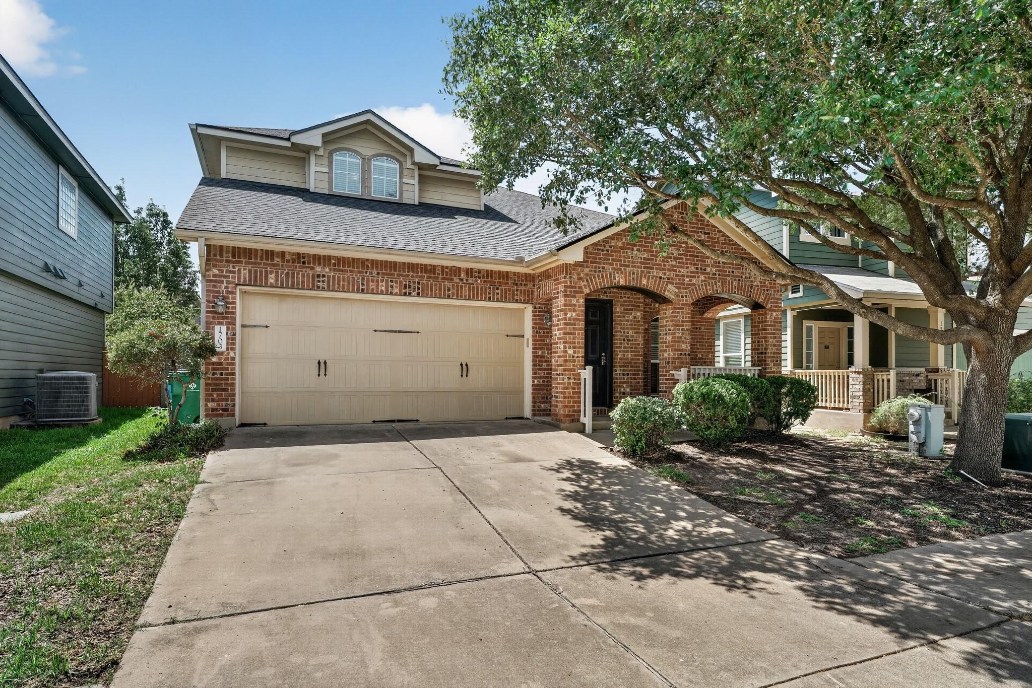 1703  Comfort Ln, photo 2