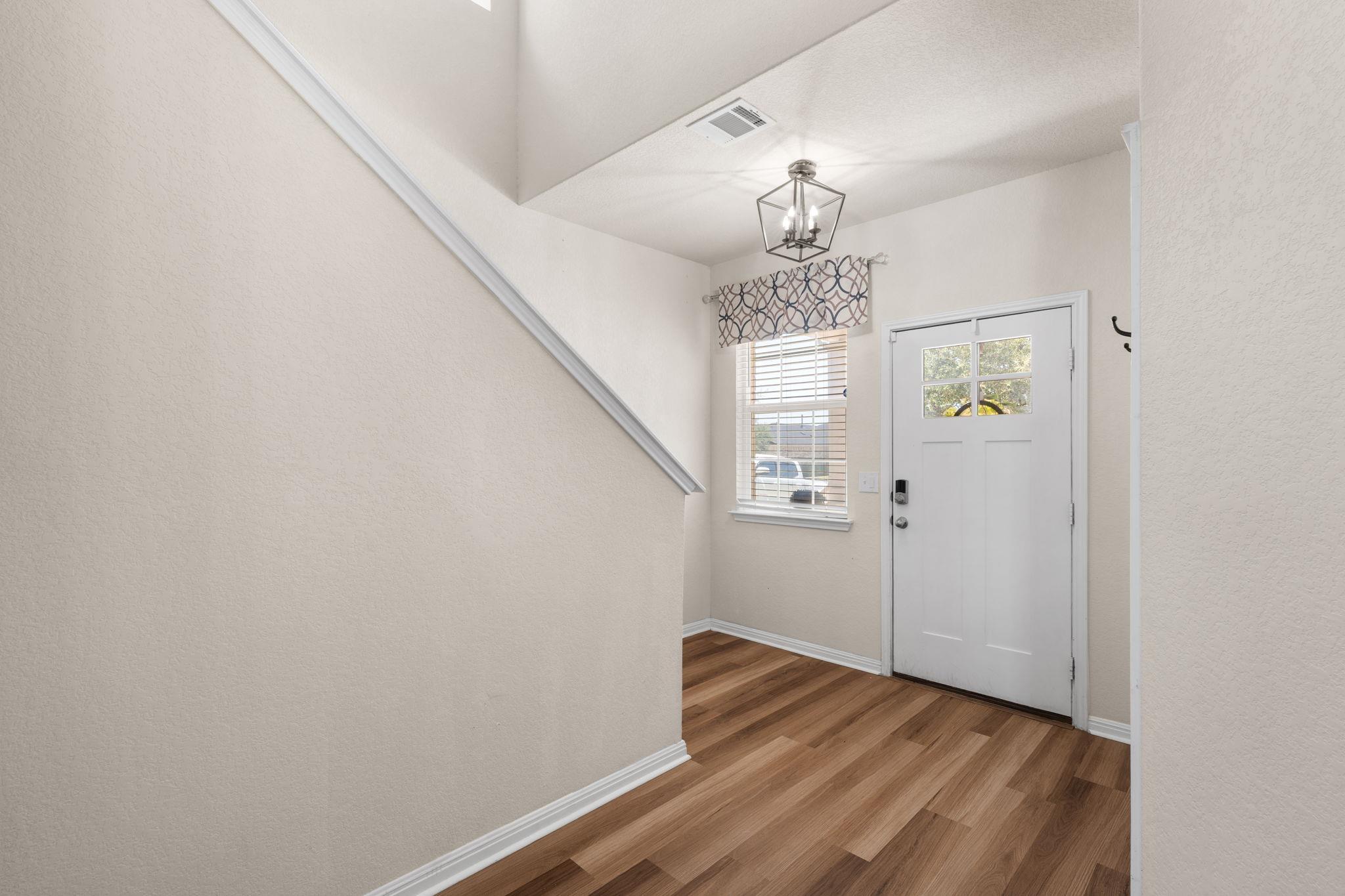 233  Frederick Dr, photo 3