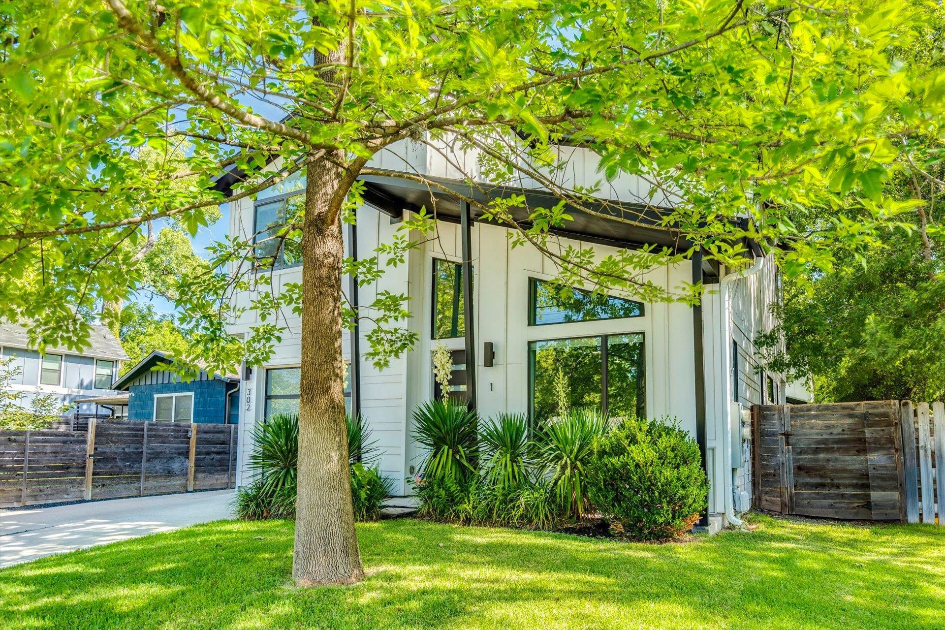 302  Irma Dr  #1, photo 2