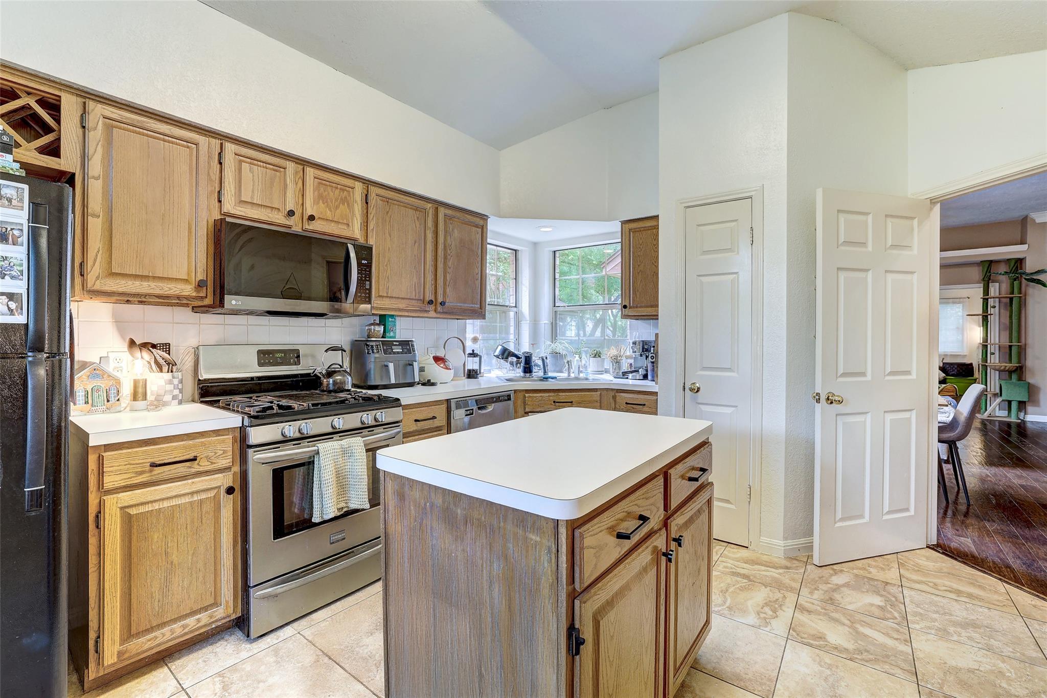 5907  Shanghai Pierce Rd, photo 12