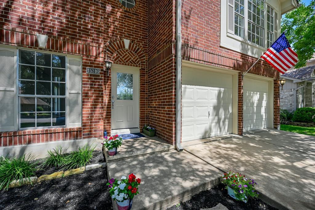 15316  Ecorio Dr, photo 4