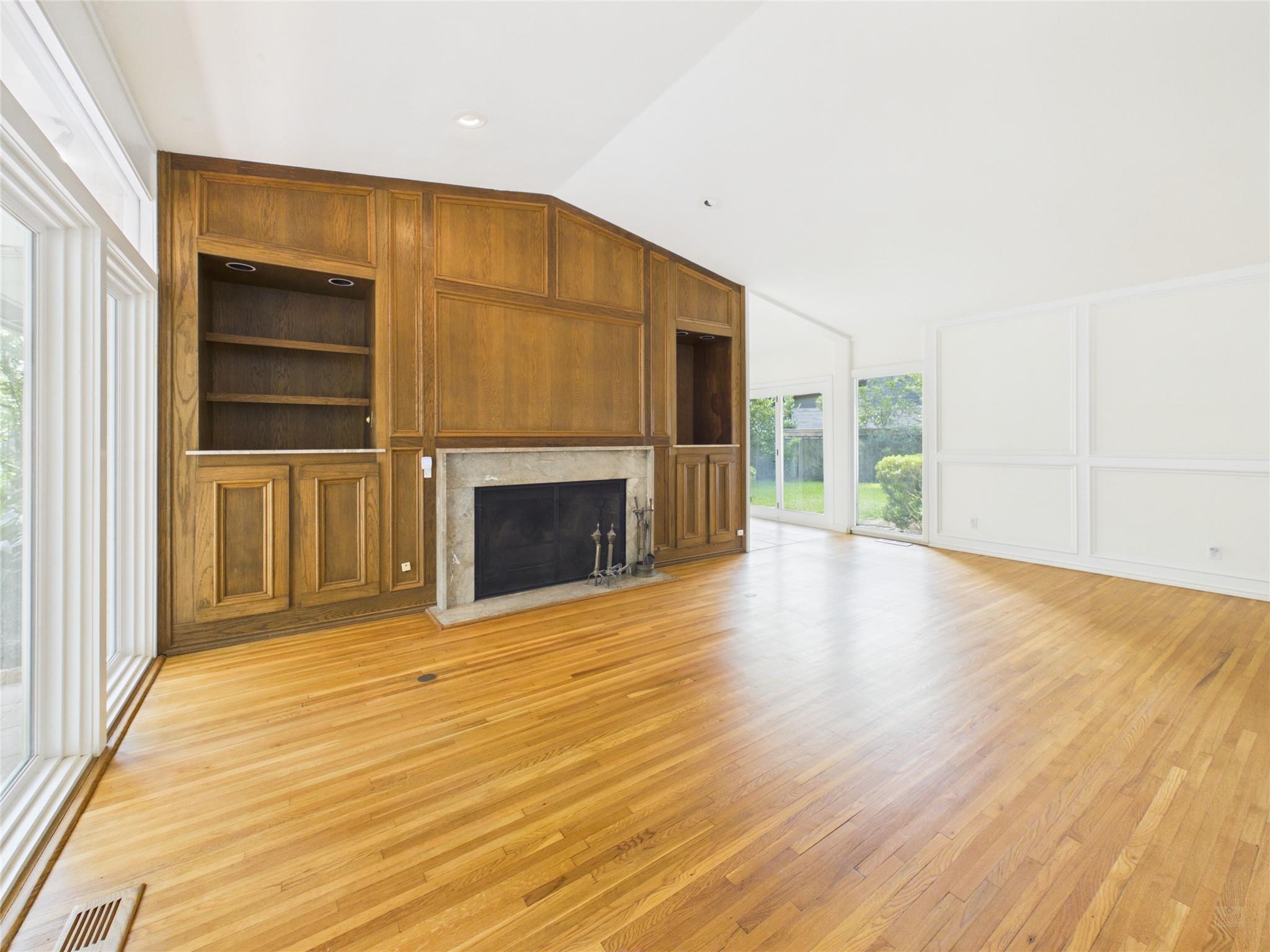 1202  Belmont Pkwy, photo 2