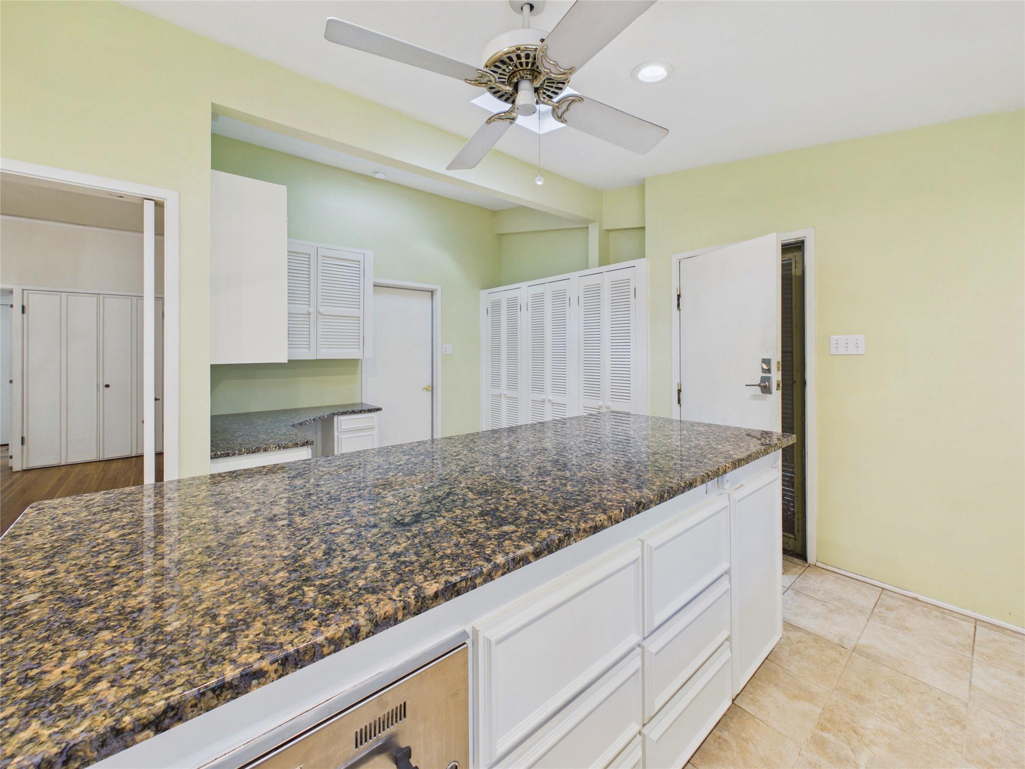 1202  Belmont Pkwy, photo 12