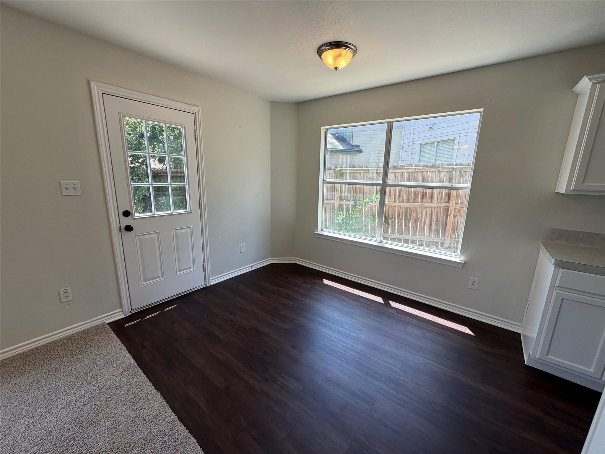 1555  Parkfield Cir, photo 6
