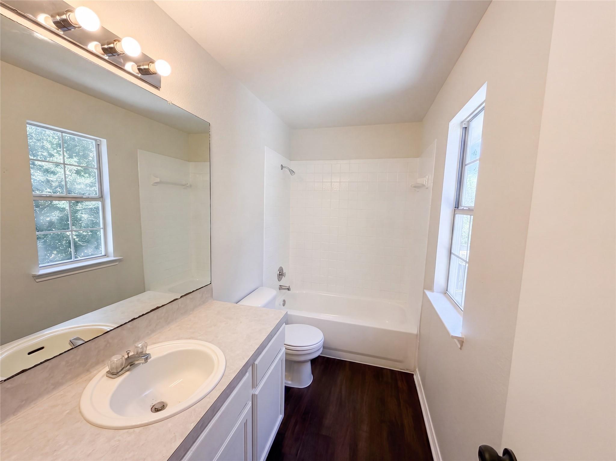 1555  Parkfield Cir, photo 8