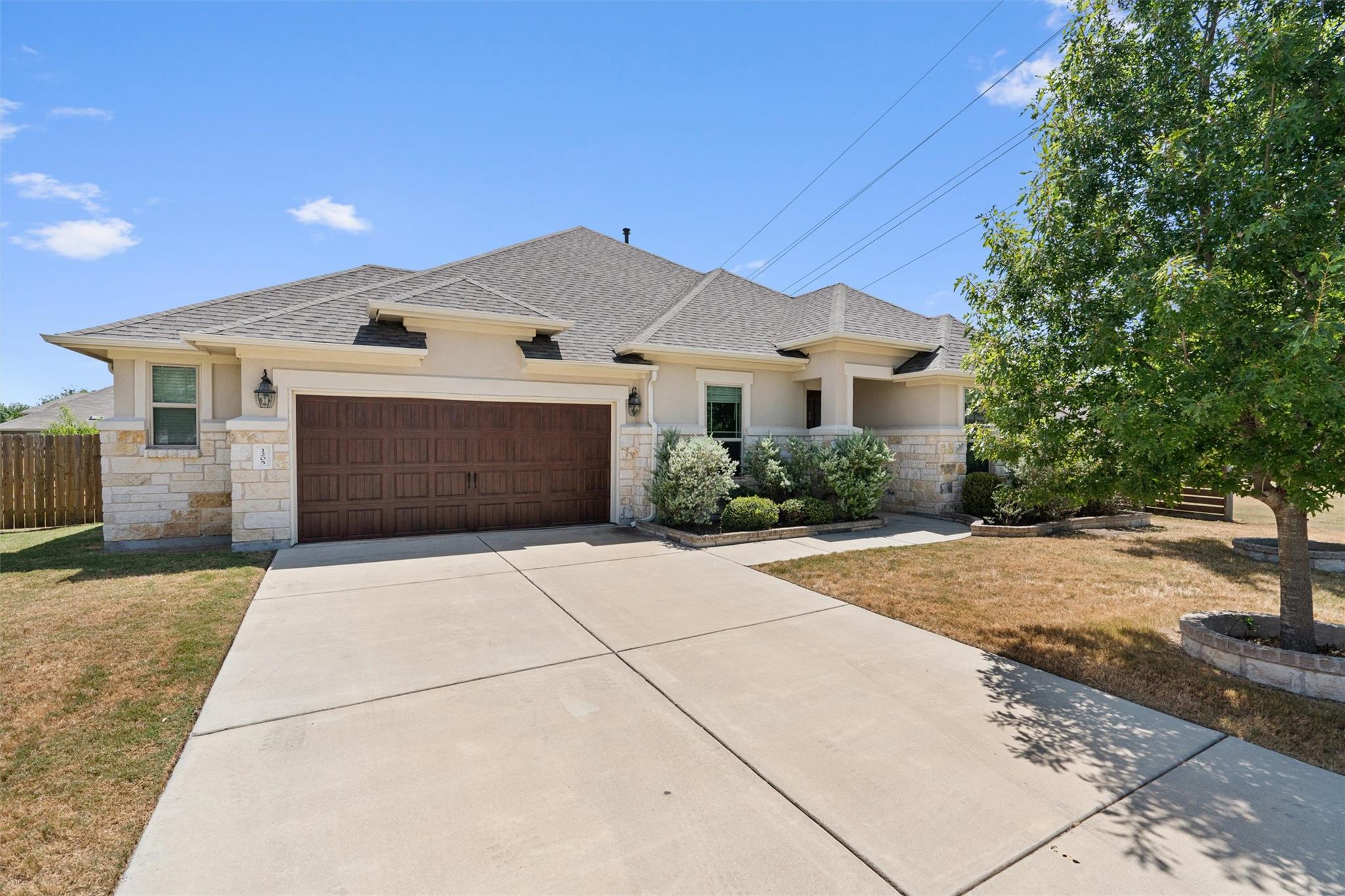 1205  Knowles Dr, photo 3