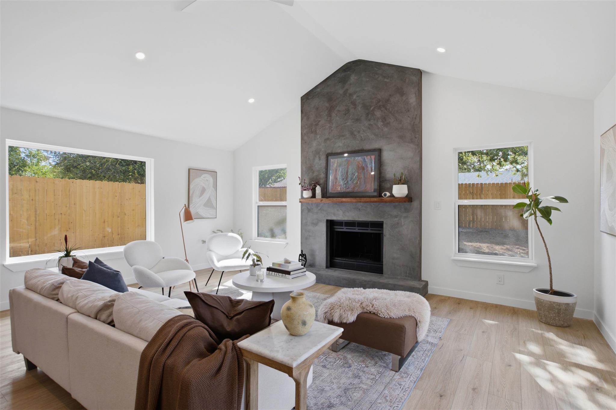 5001  Bundyhill Dr, photo 3