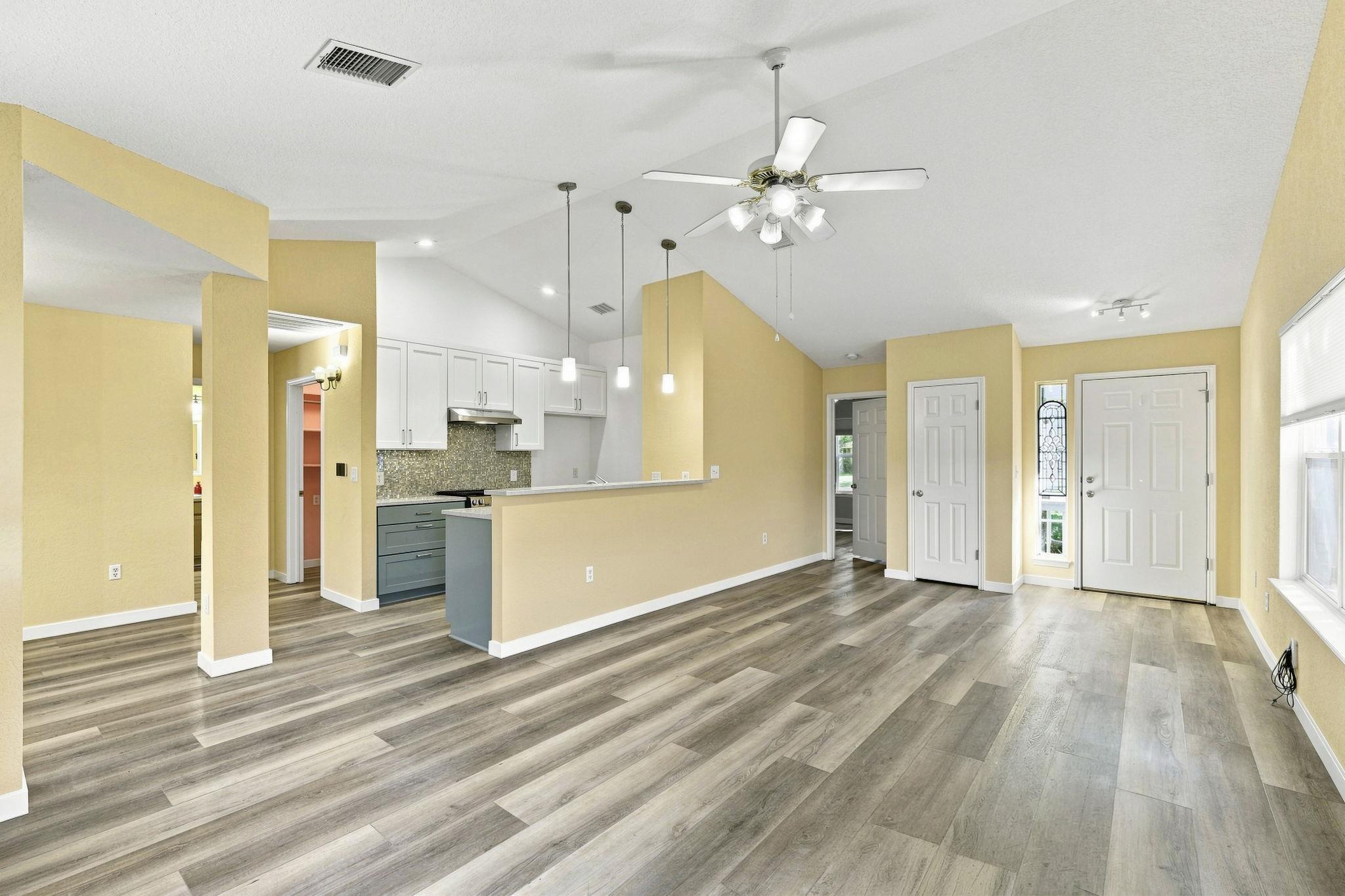 196  Prairie Springs Loop, photo 3